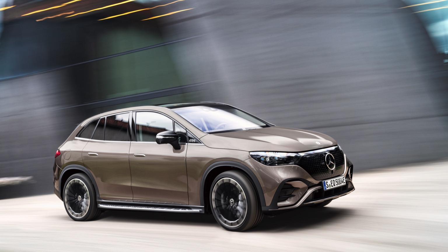 Mercedes_EQE_SUV-16