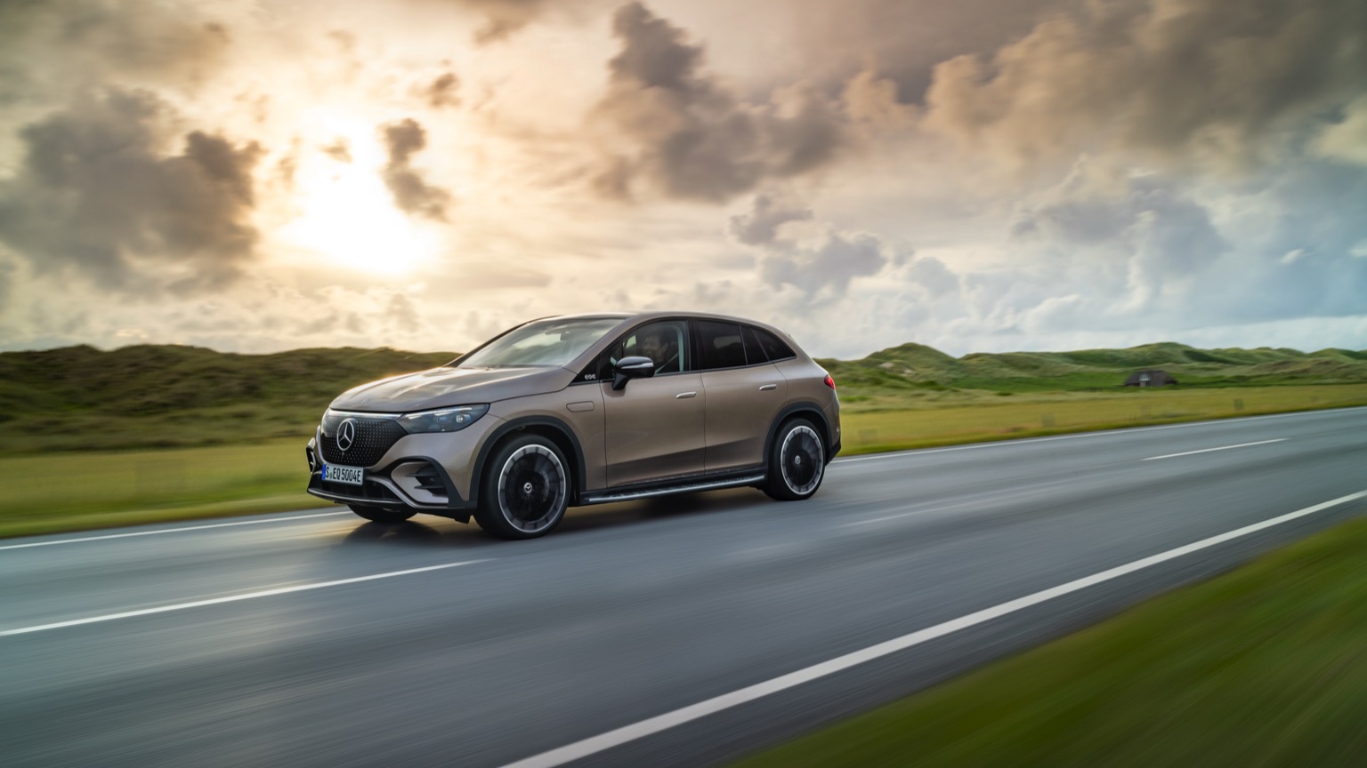 Mercedes_EQE_SUV-2