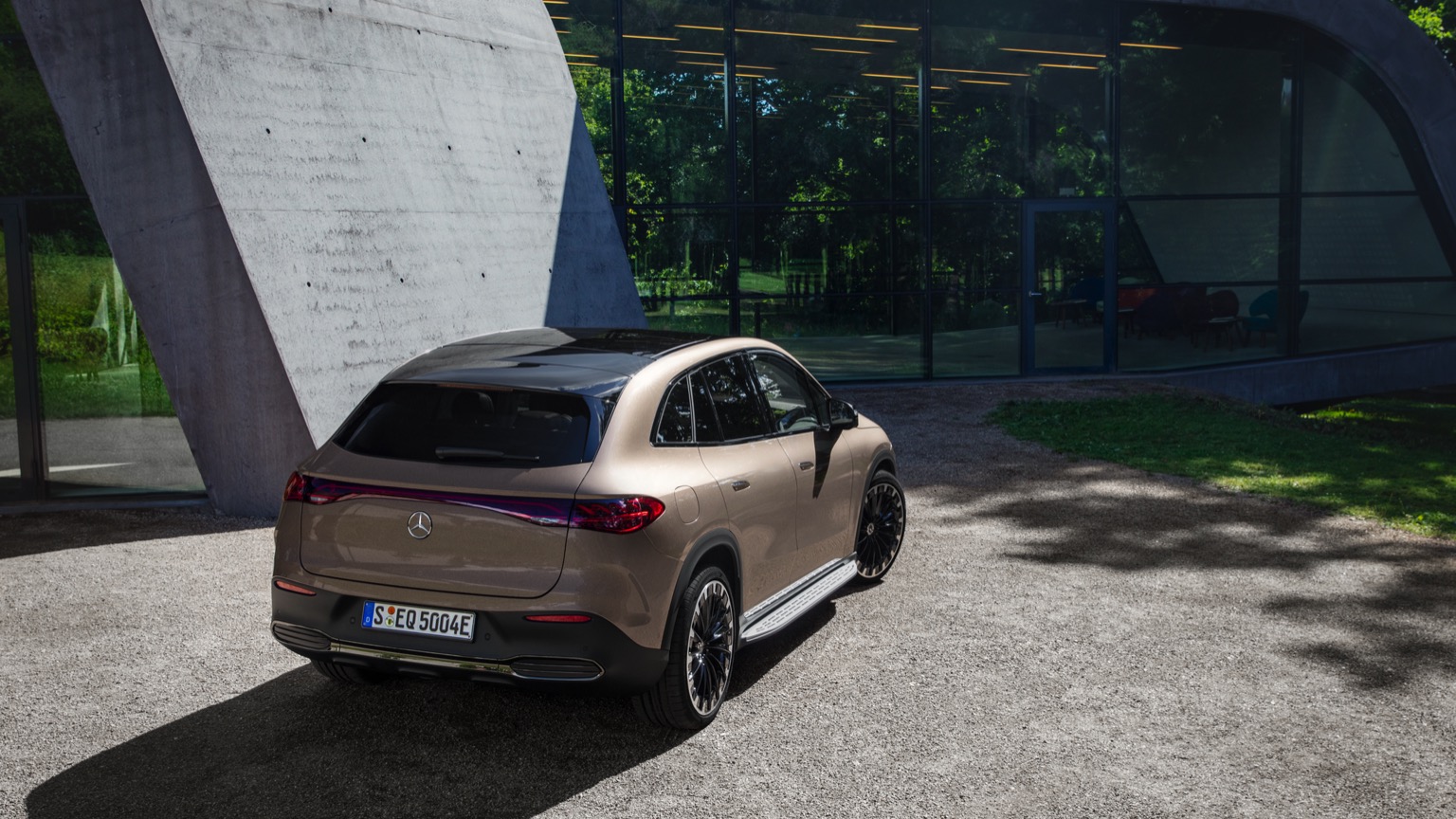Mercedes_EQE_SUV-20