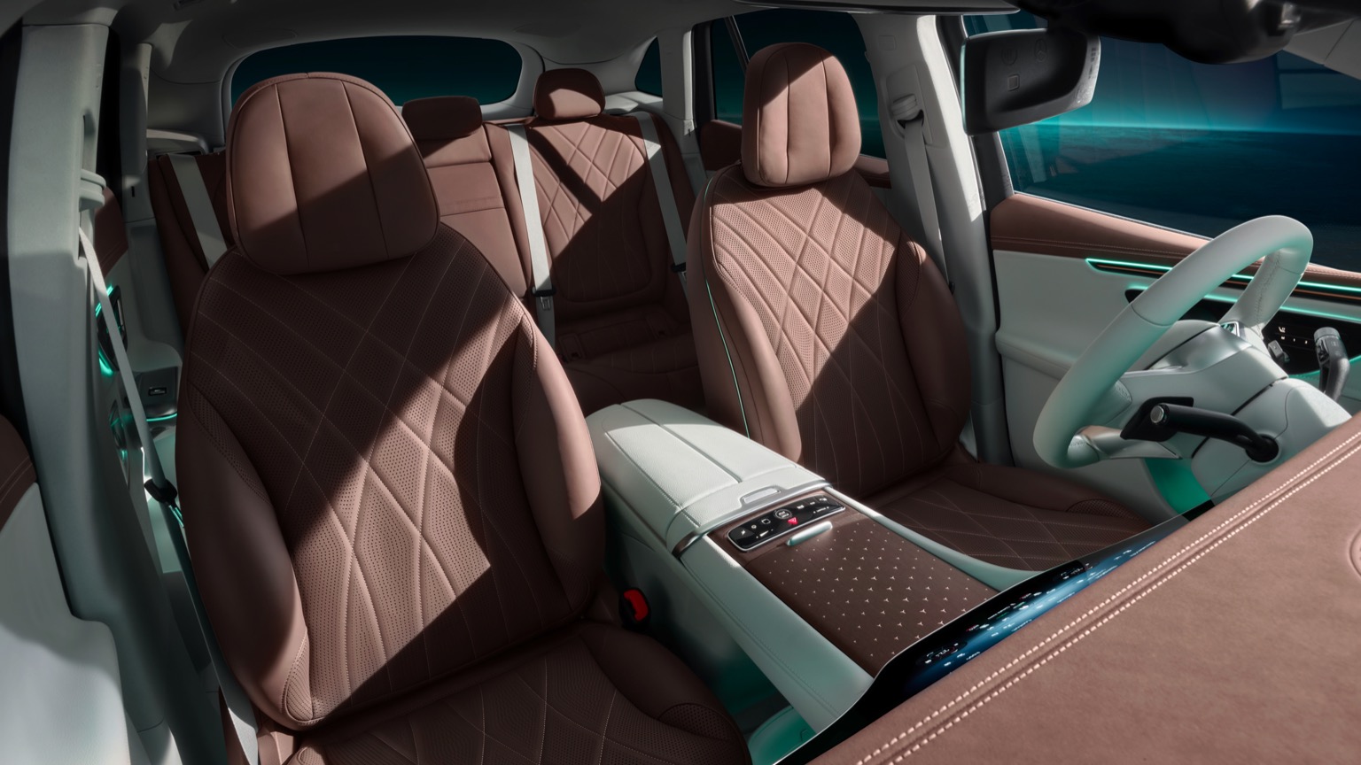 Mercedes_EQE_SUV-37
