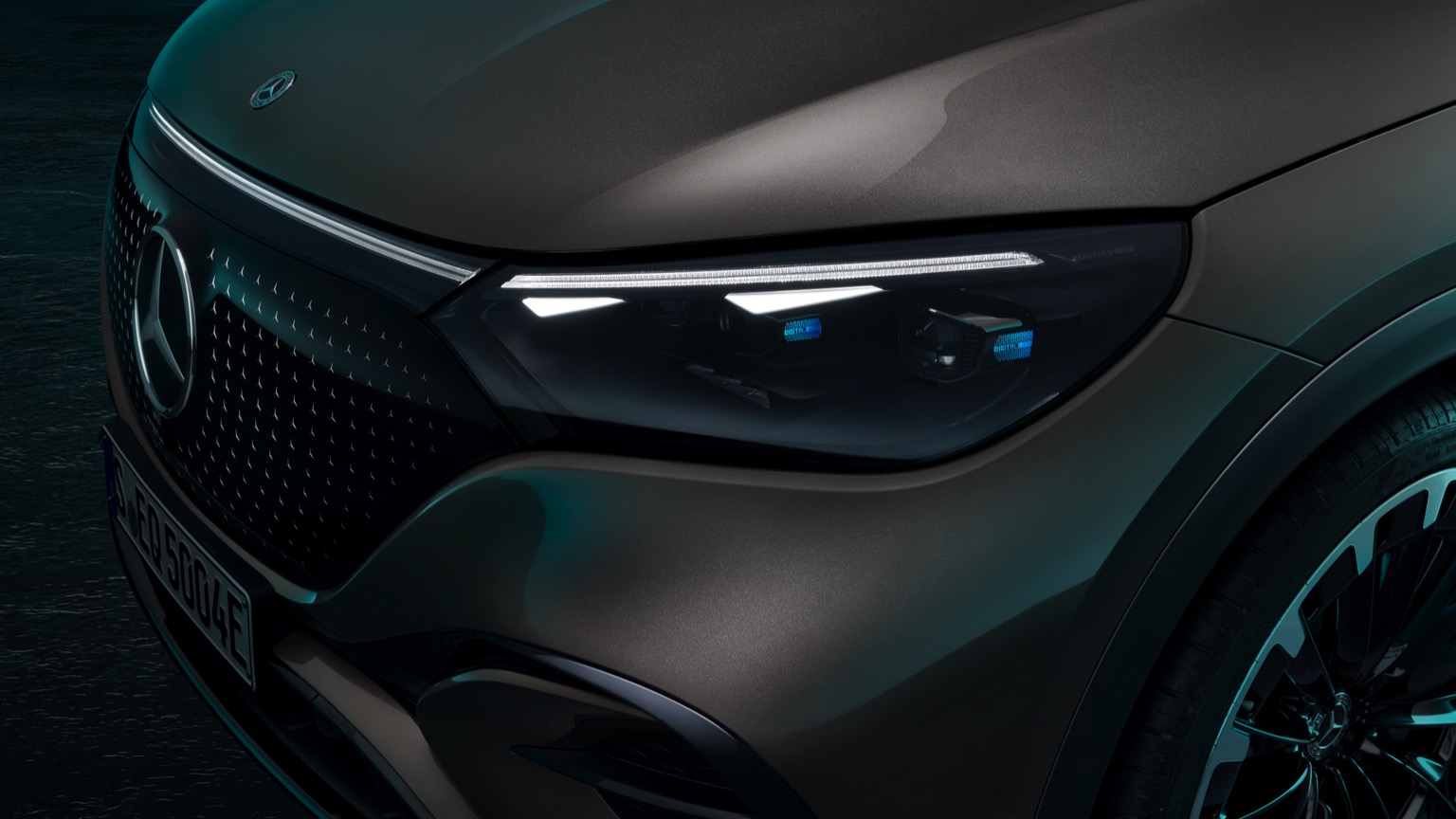 Mercedes_EQE_SUV-40