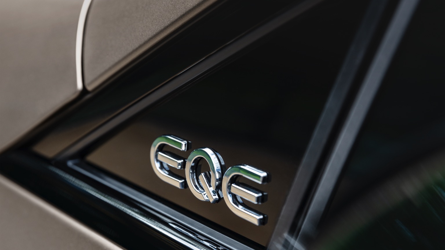 Mercedes_EQE_SUV-42