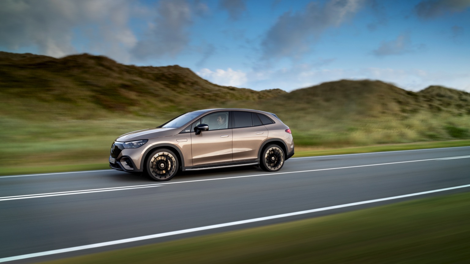 Mercedes_EQE_SUV-6