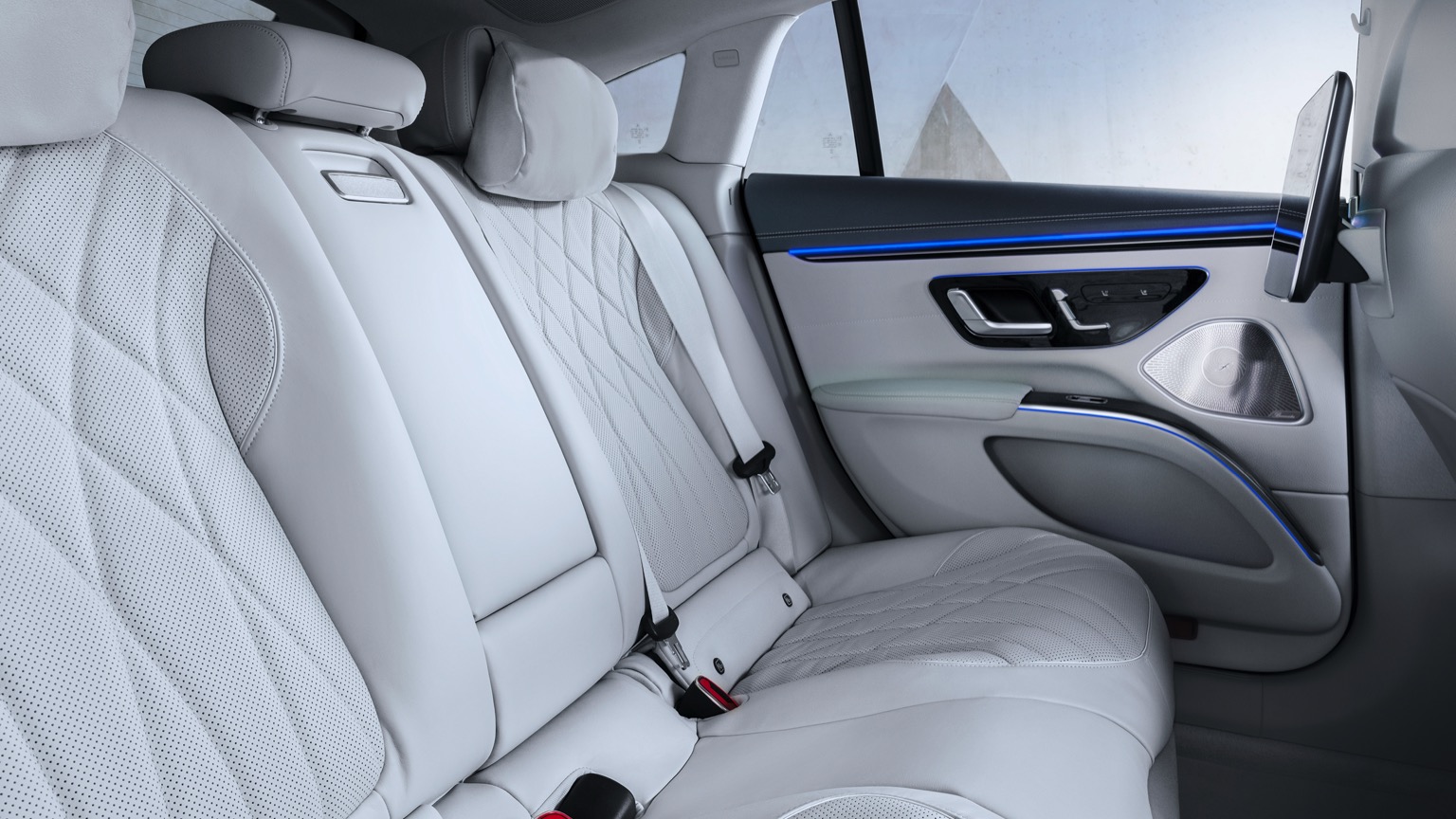 Mercedes_EQS_2021-18