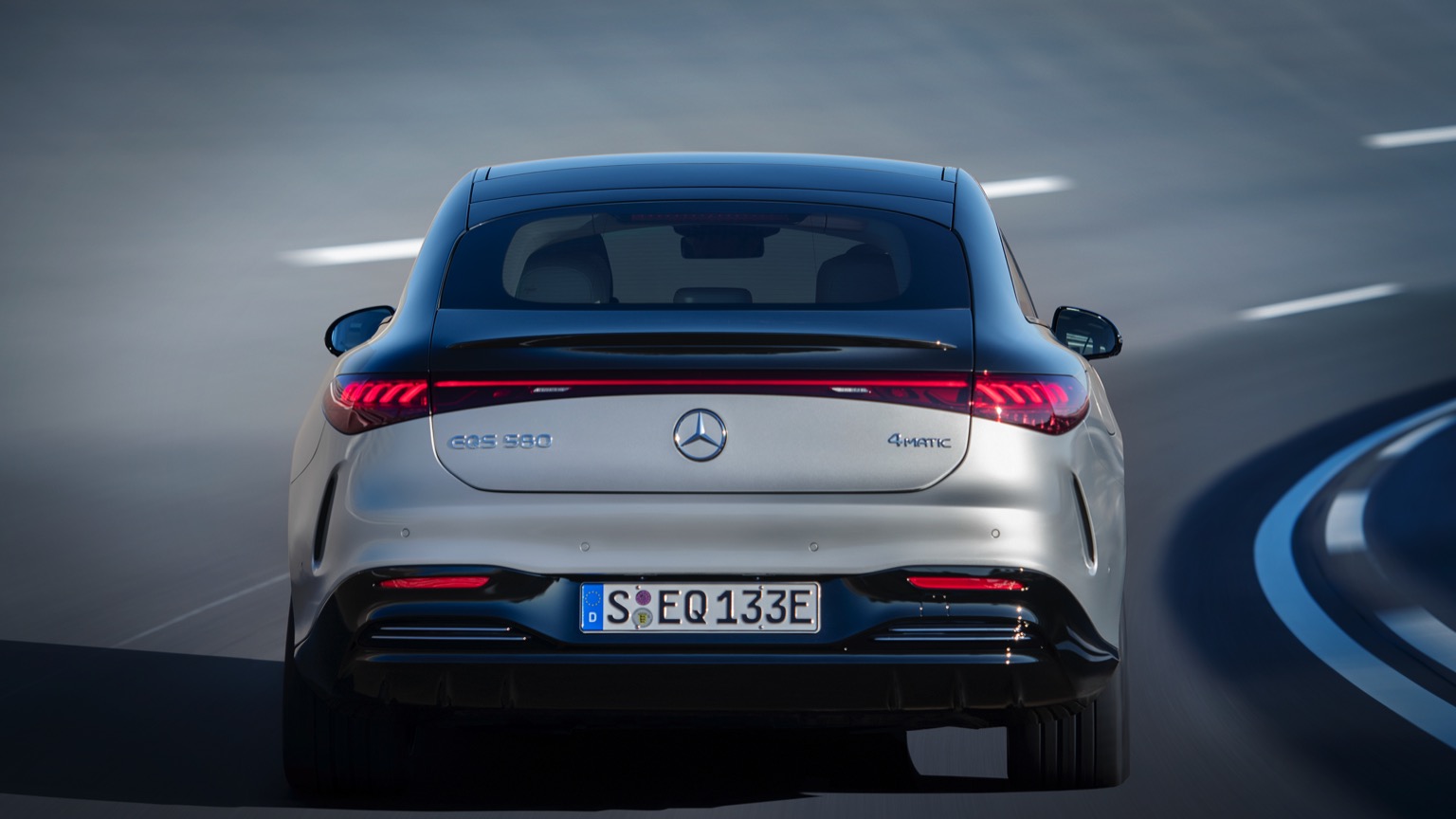 Mercedes_EQS_2021-3