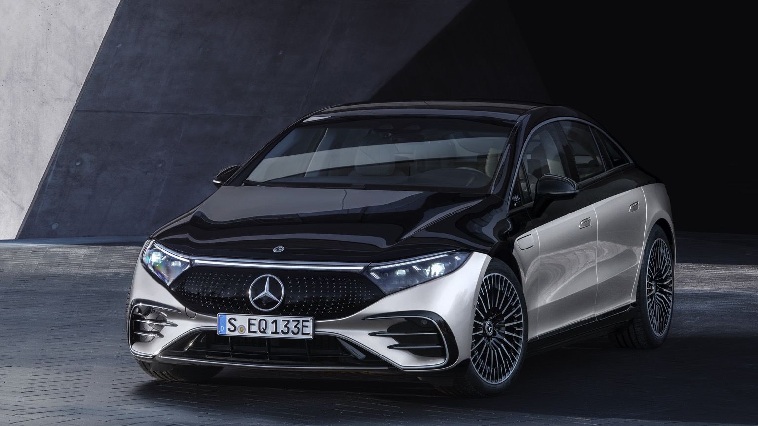Mercedes_EQS_2021-4