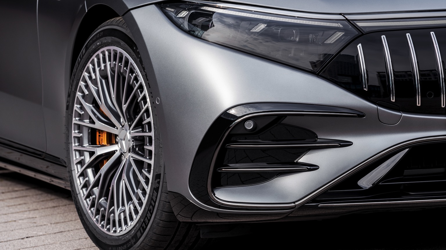Mercedes_EQS_AMG_2021-16