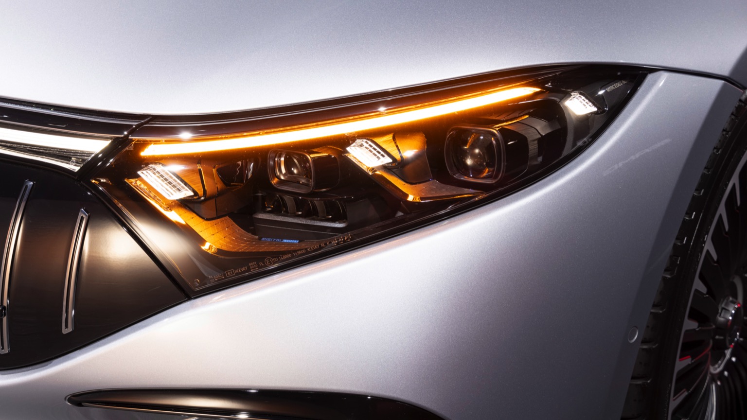 Mercedes_EQS_AMG_2021-18
