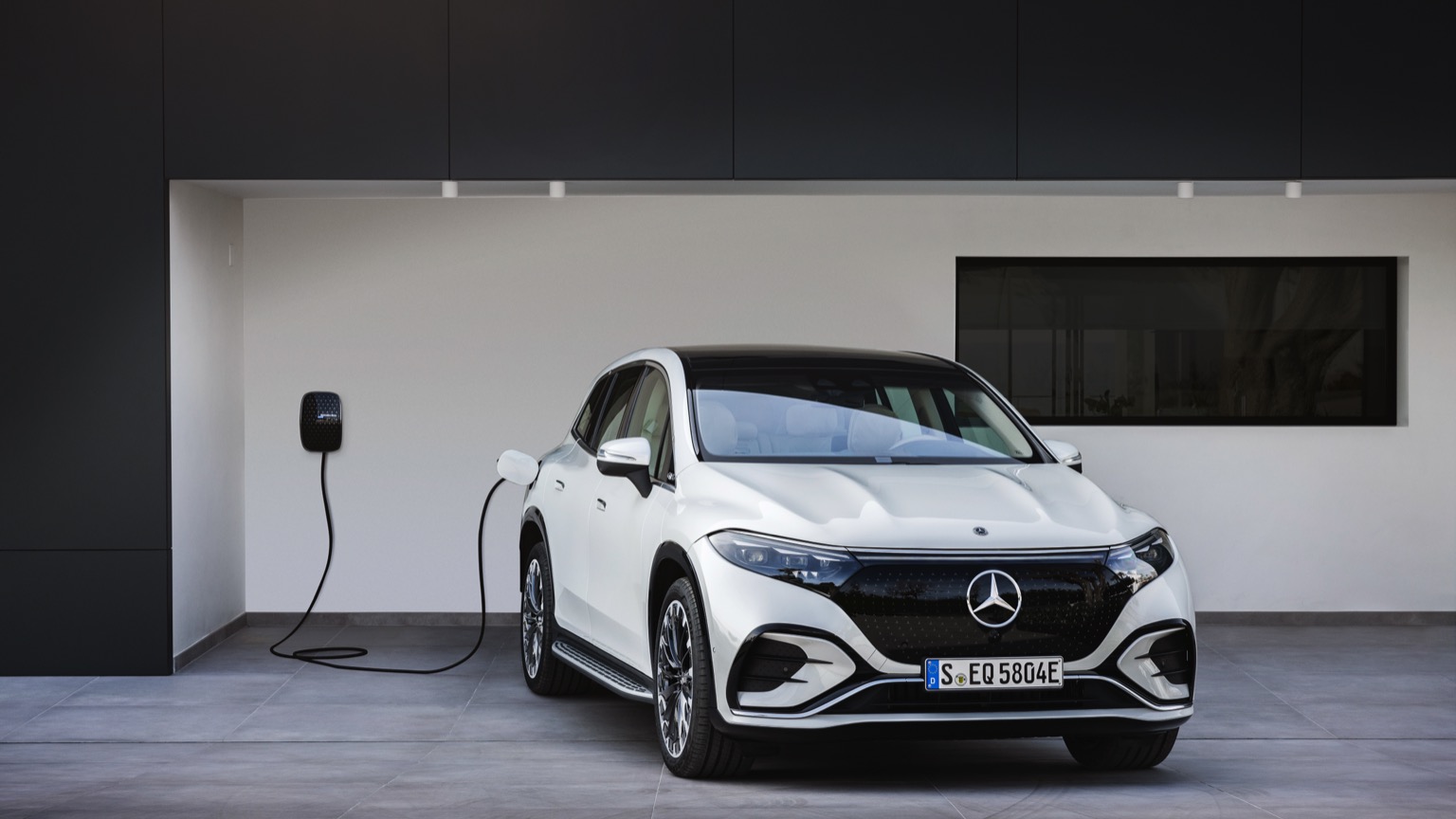 Mercedes_EQS_SUV_2022-10