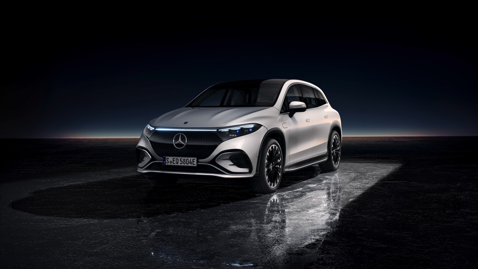 Mercedes_EQS_SUV_2022-26