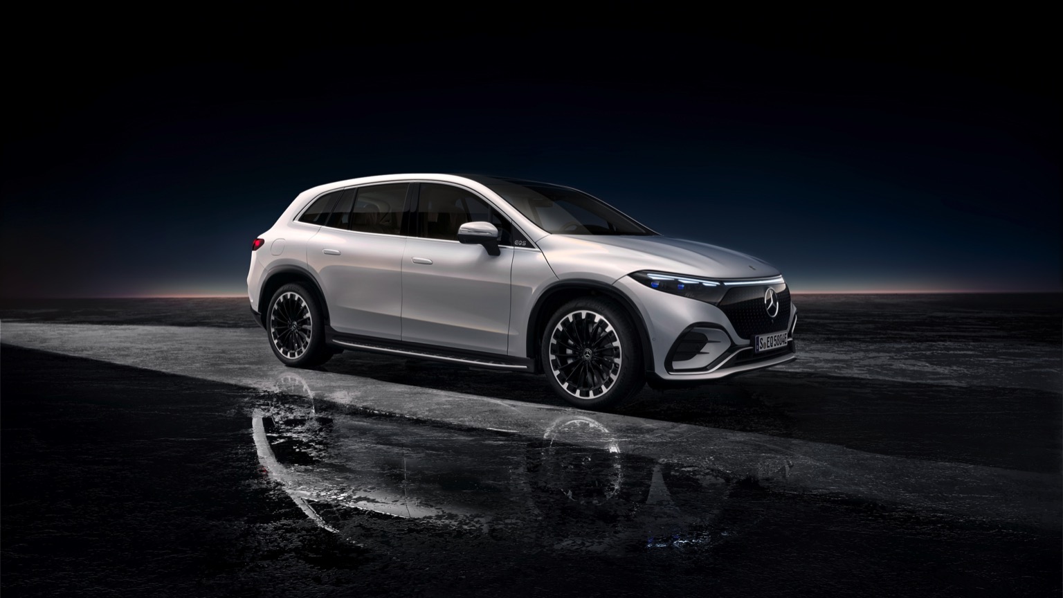 Mercedes_EQS_SUV_2022-27