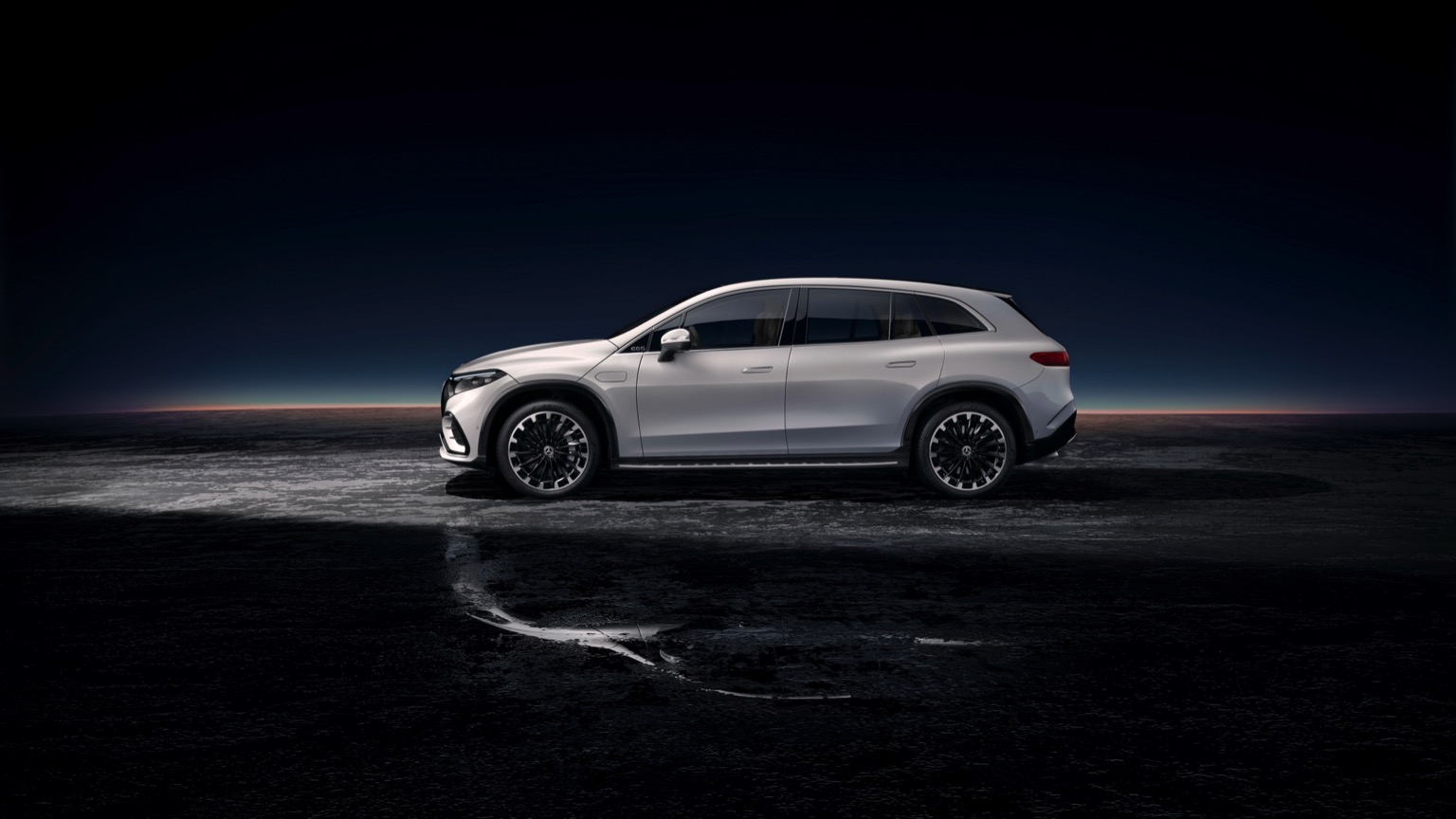 Mercedes_EQS_SUV_2022-29