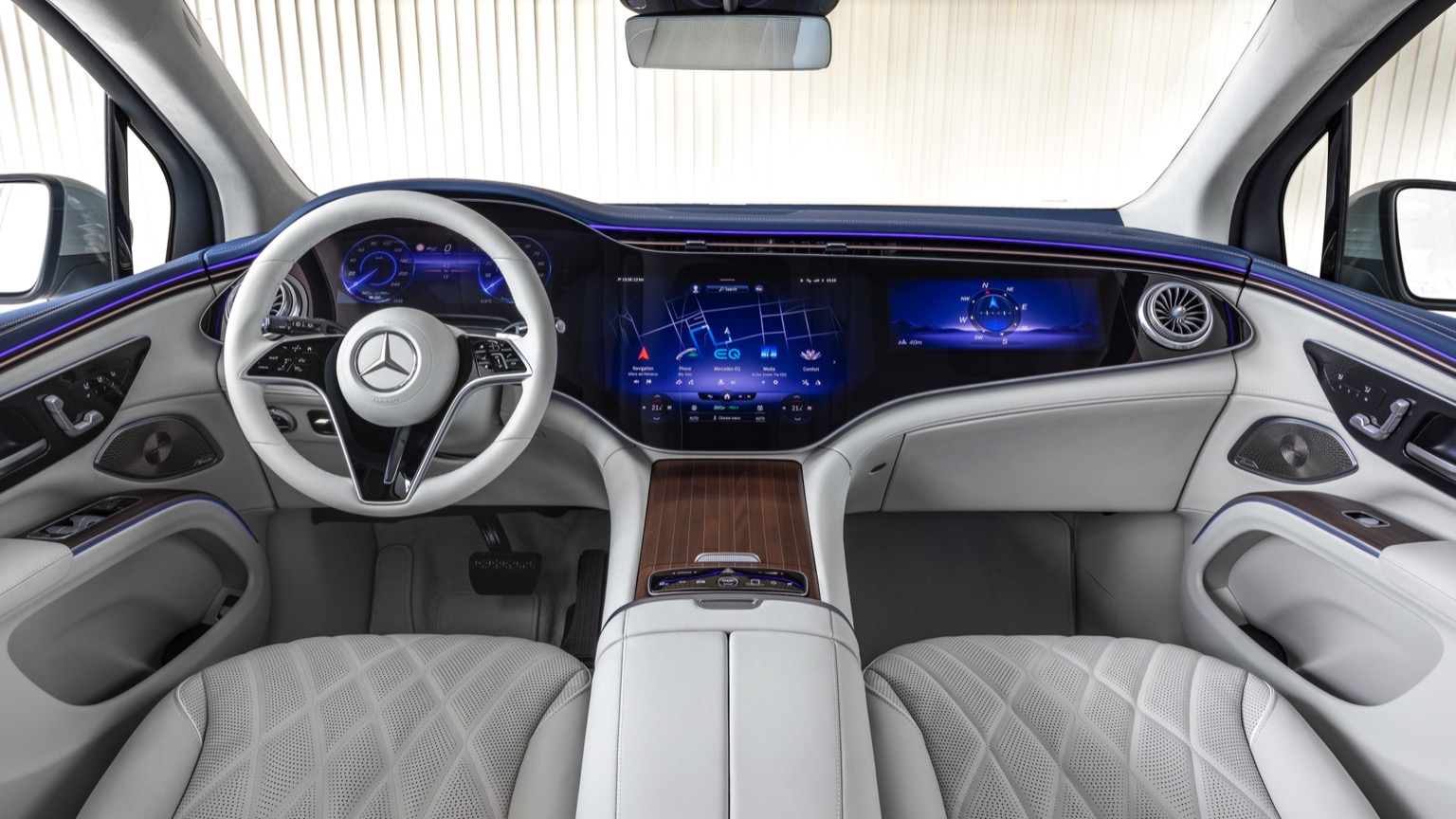 Mercedes_EQS_SUV_2022-44
