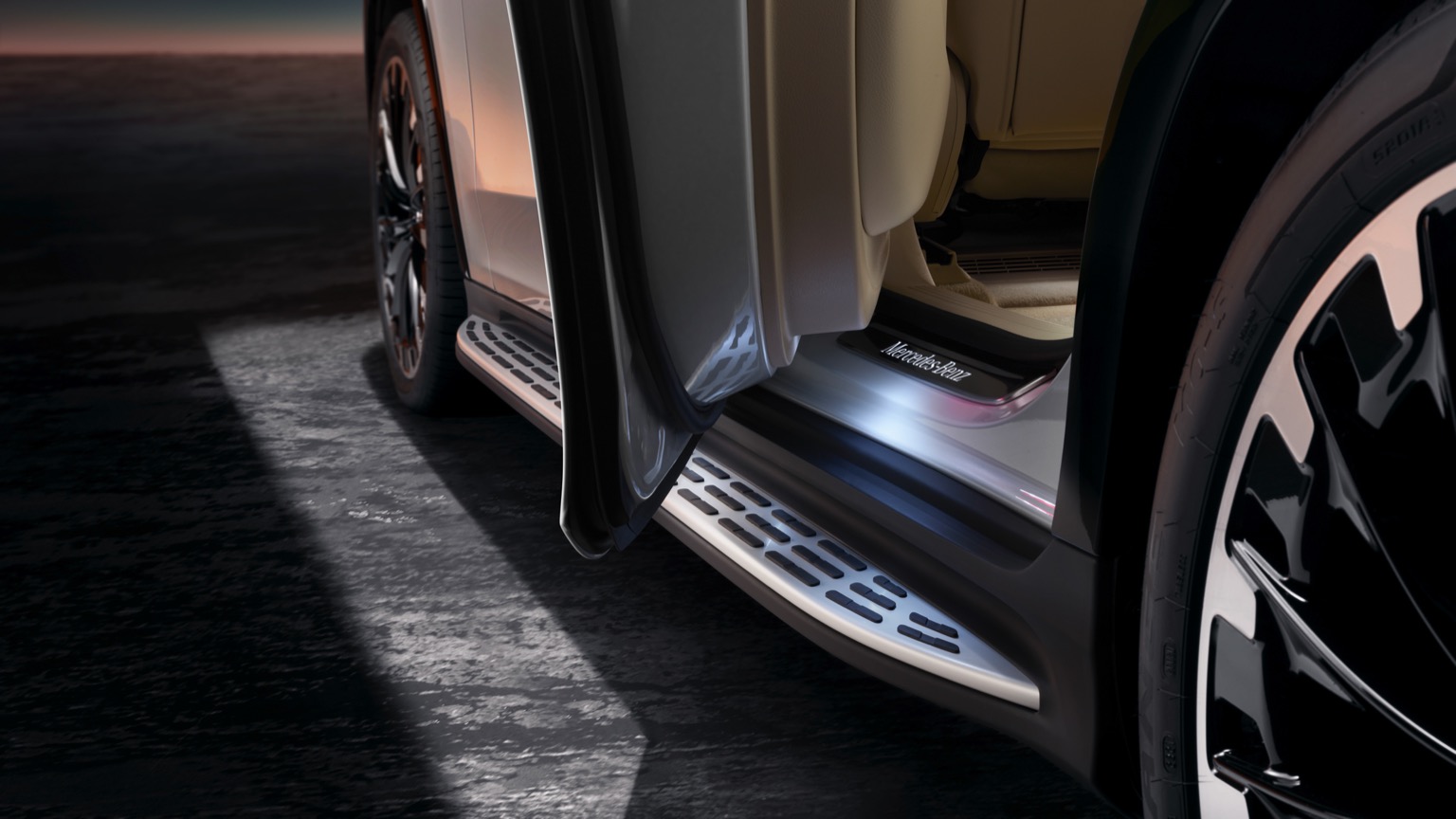 Mercedes_EQS_SUV_2022-49