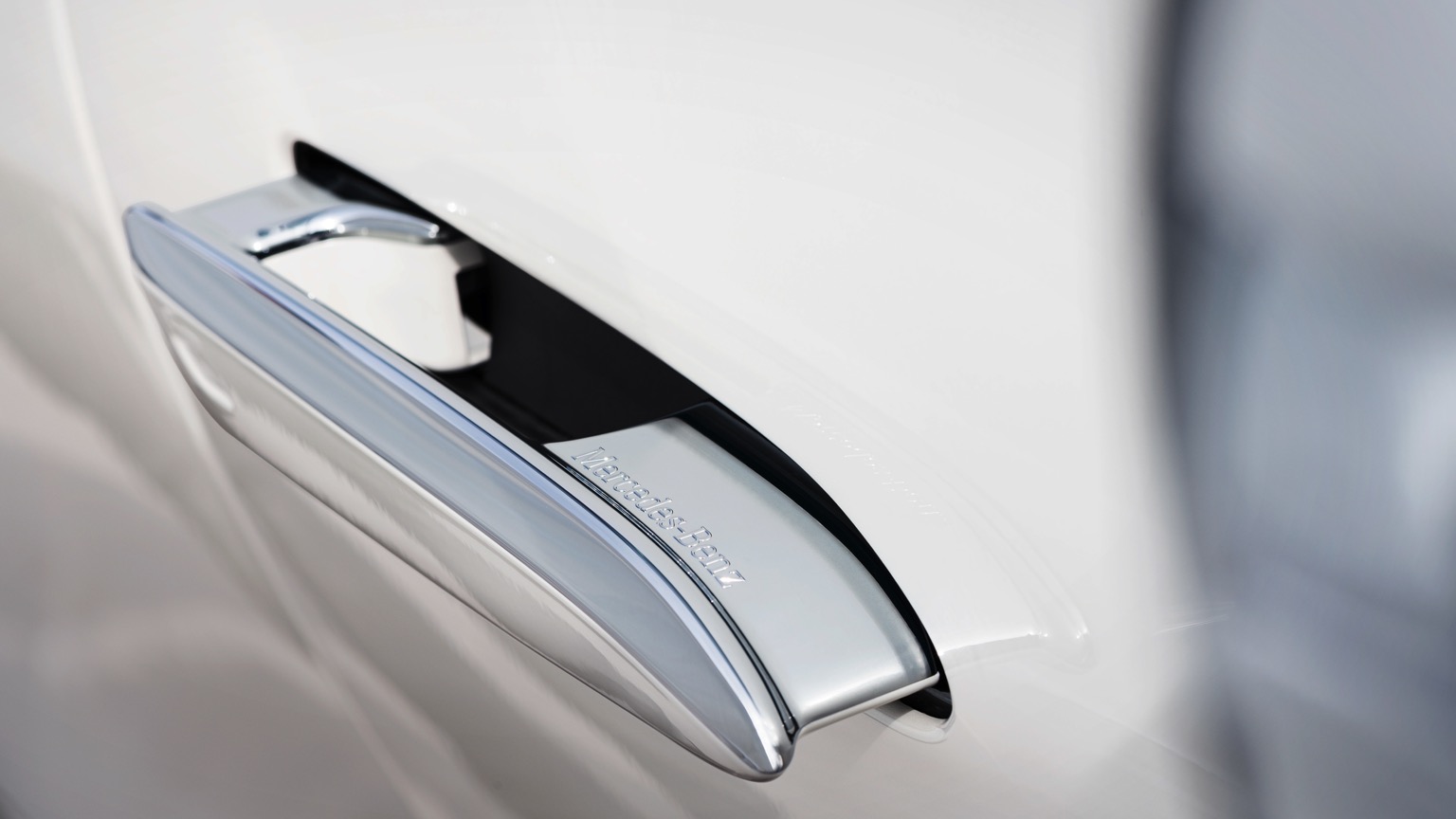 Mercedes_EQS_SUV_2022-51