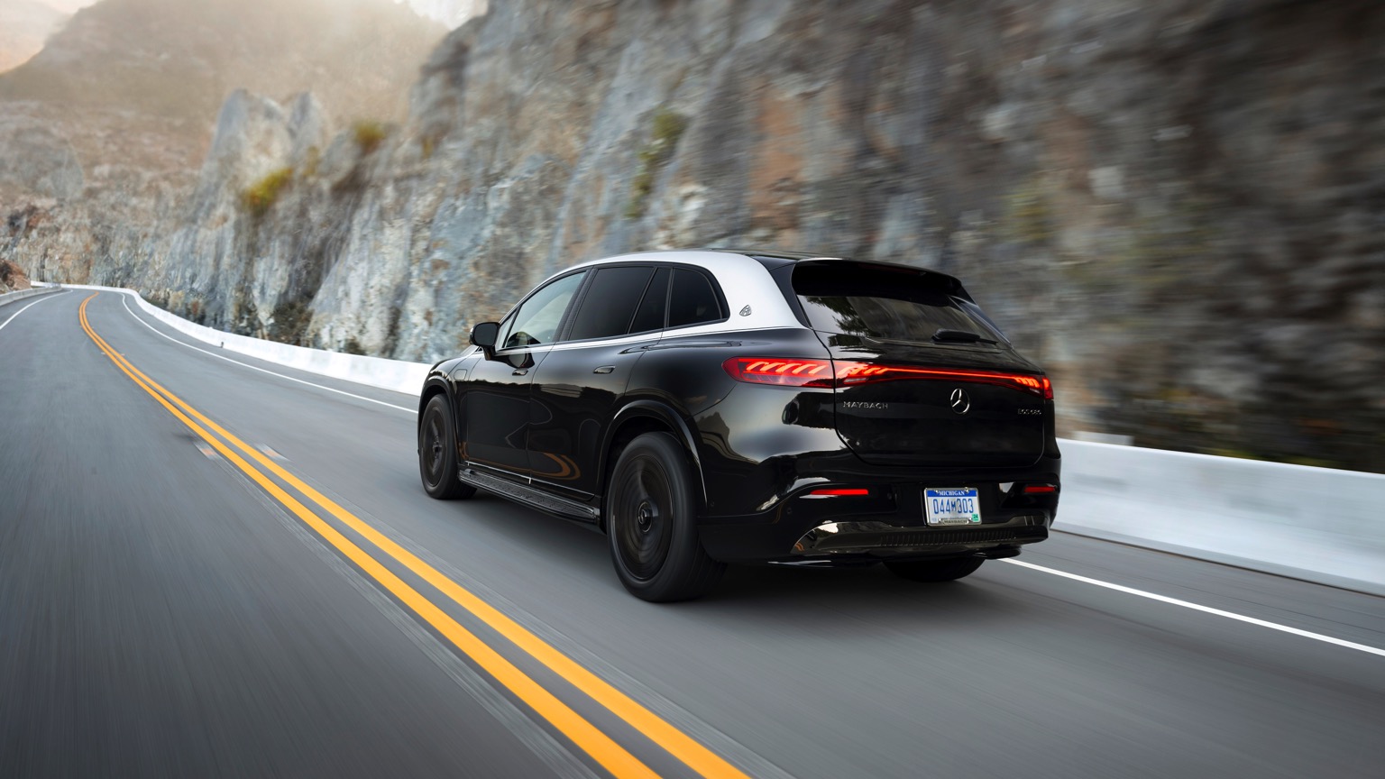 Mercedes_Maybach_EQS_SUV_2024-10