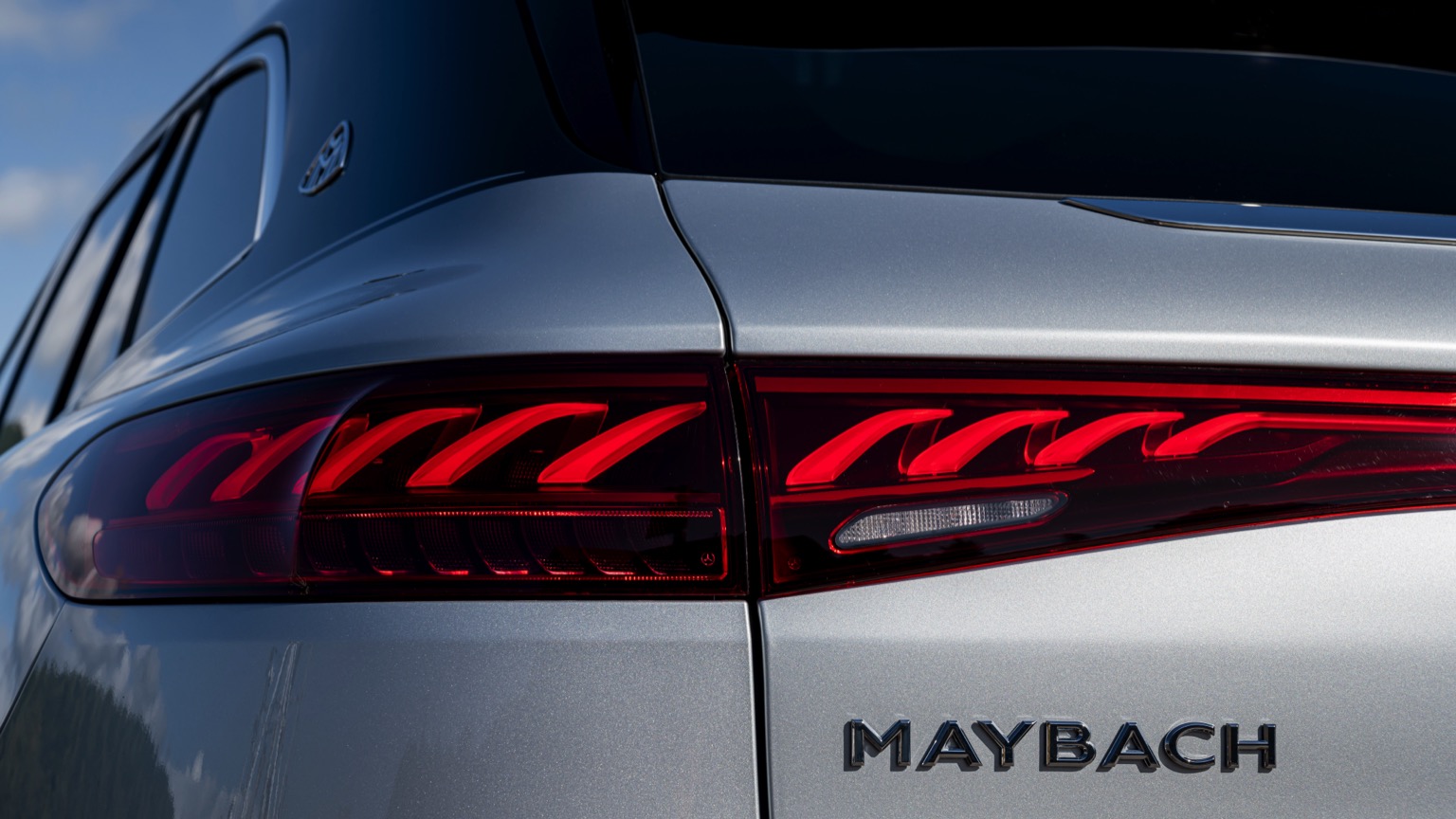 Mercedes_Maybach_EQS_SUV_2024-21