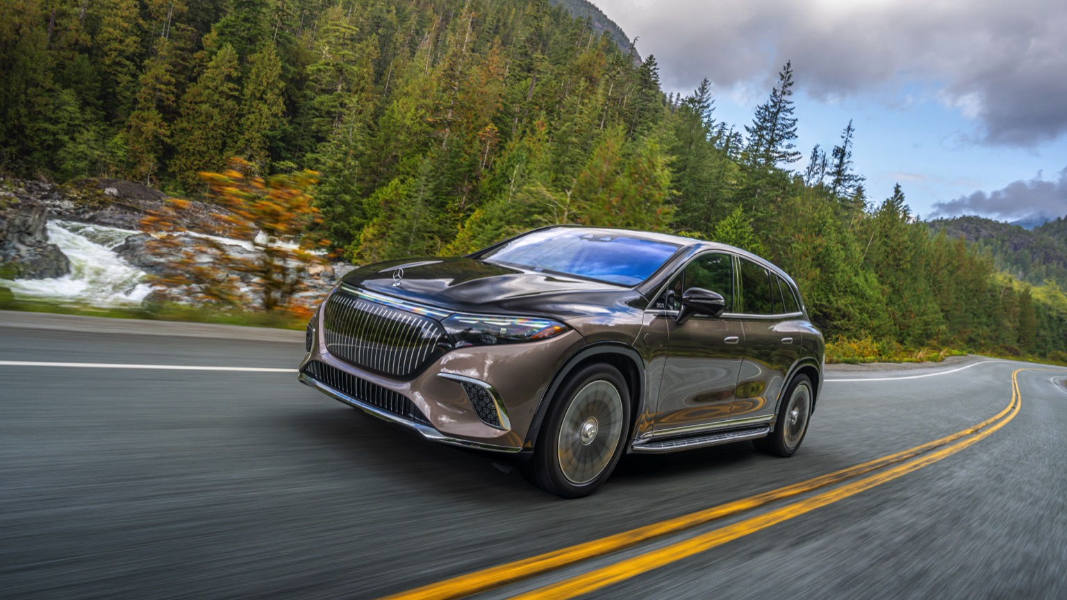 Mercedes_Maybach_EQS_SUV_2024-4