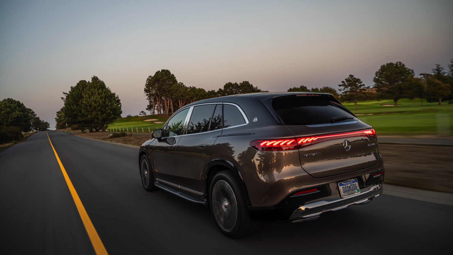 Mercedes_Maybach_EQS_SUV_2024-6