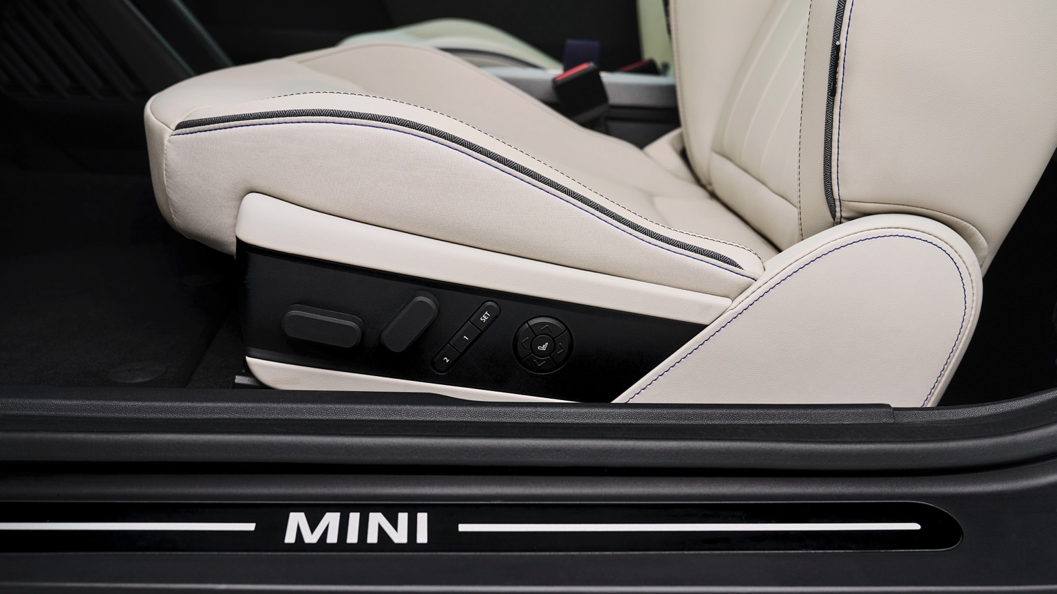 Mini_Cooper_Electric_2024-26