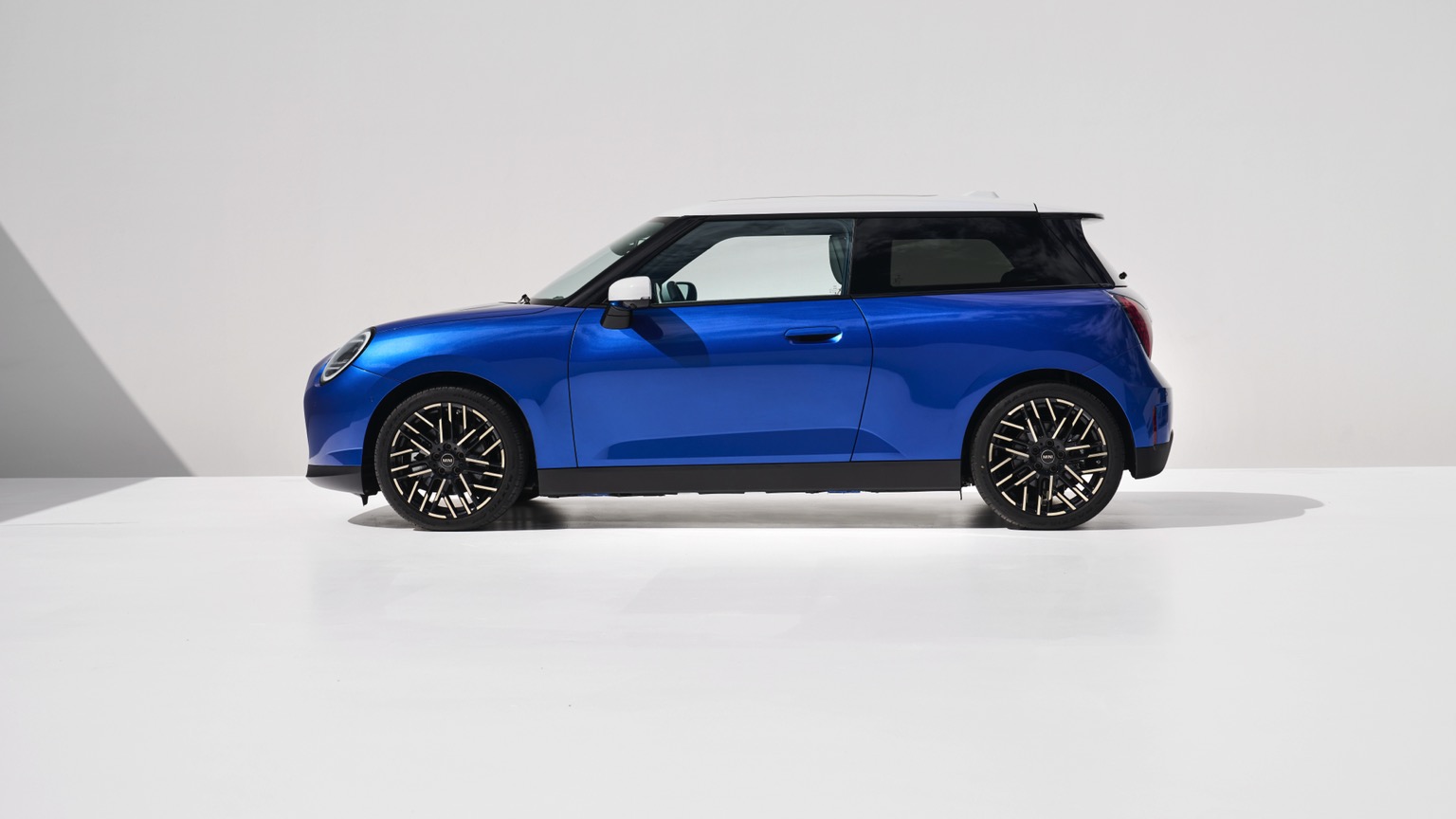 Mini_Cooper_Electric_2024-8
