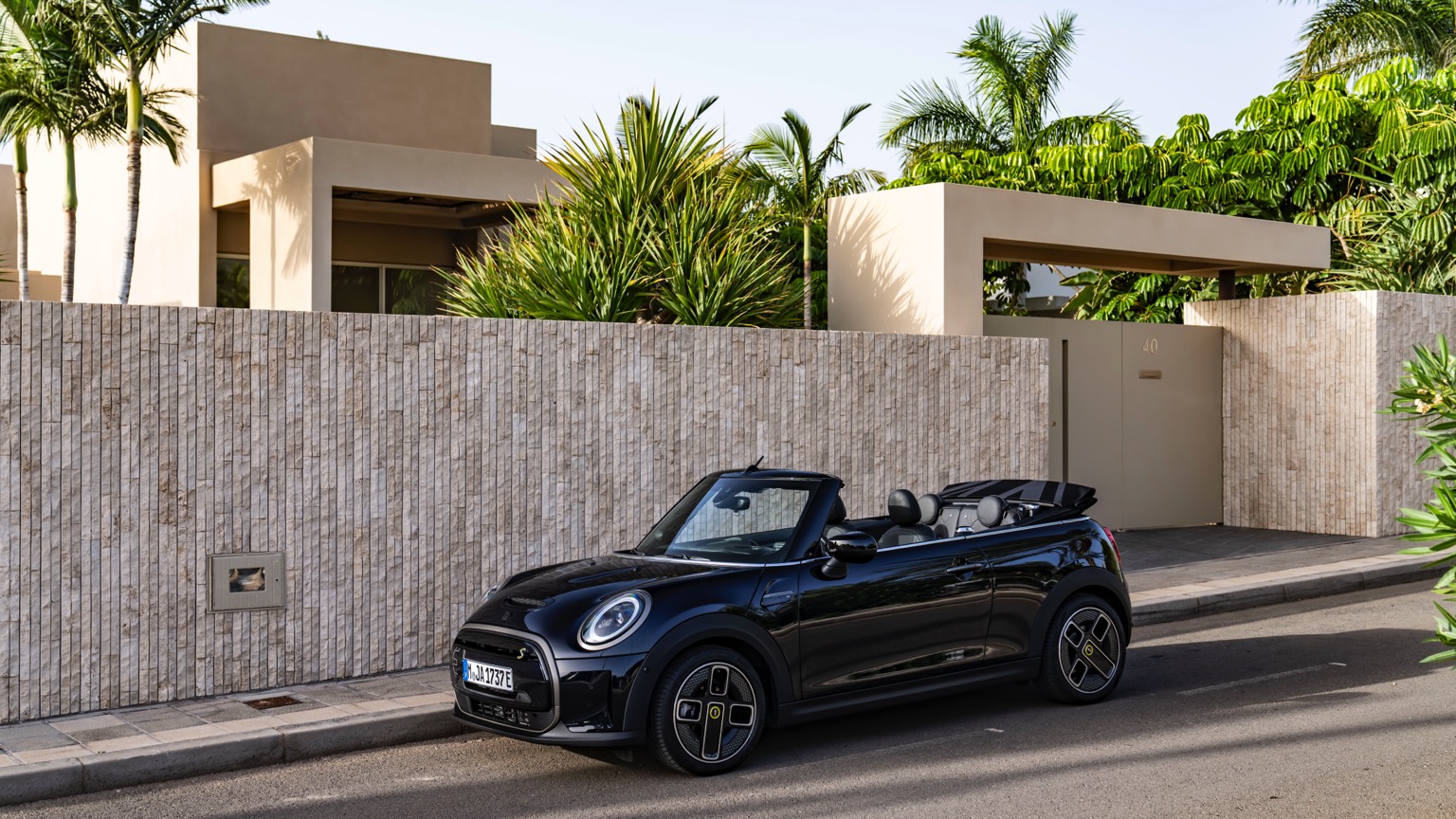Mini_Electric_Convertible-11