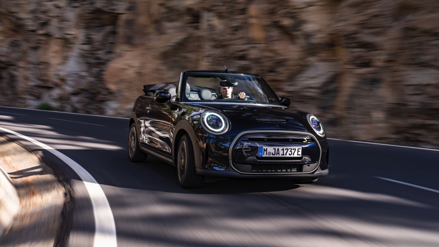 Mini_Electric_Convertible-13