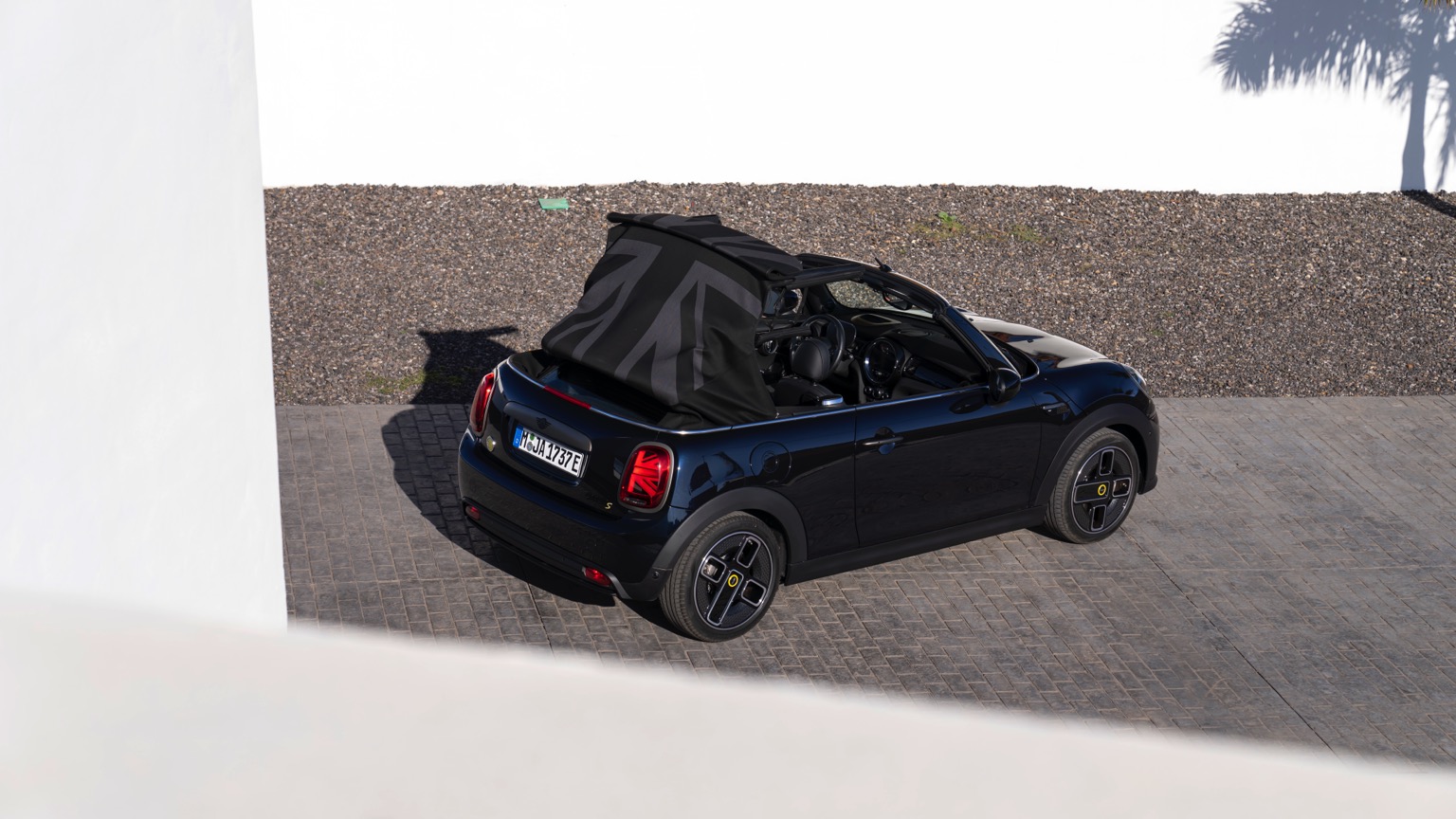 Mini_Electric_Convertible-24