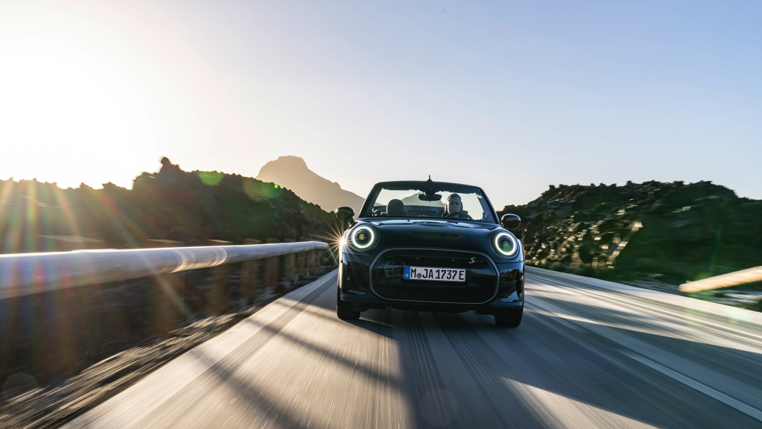 Mini_Electric_Convertible-4