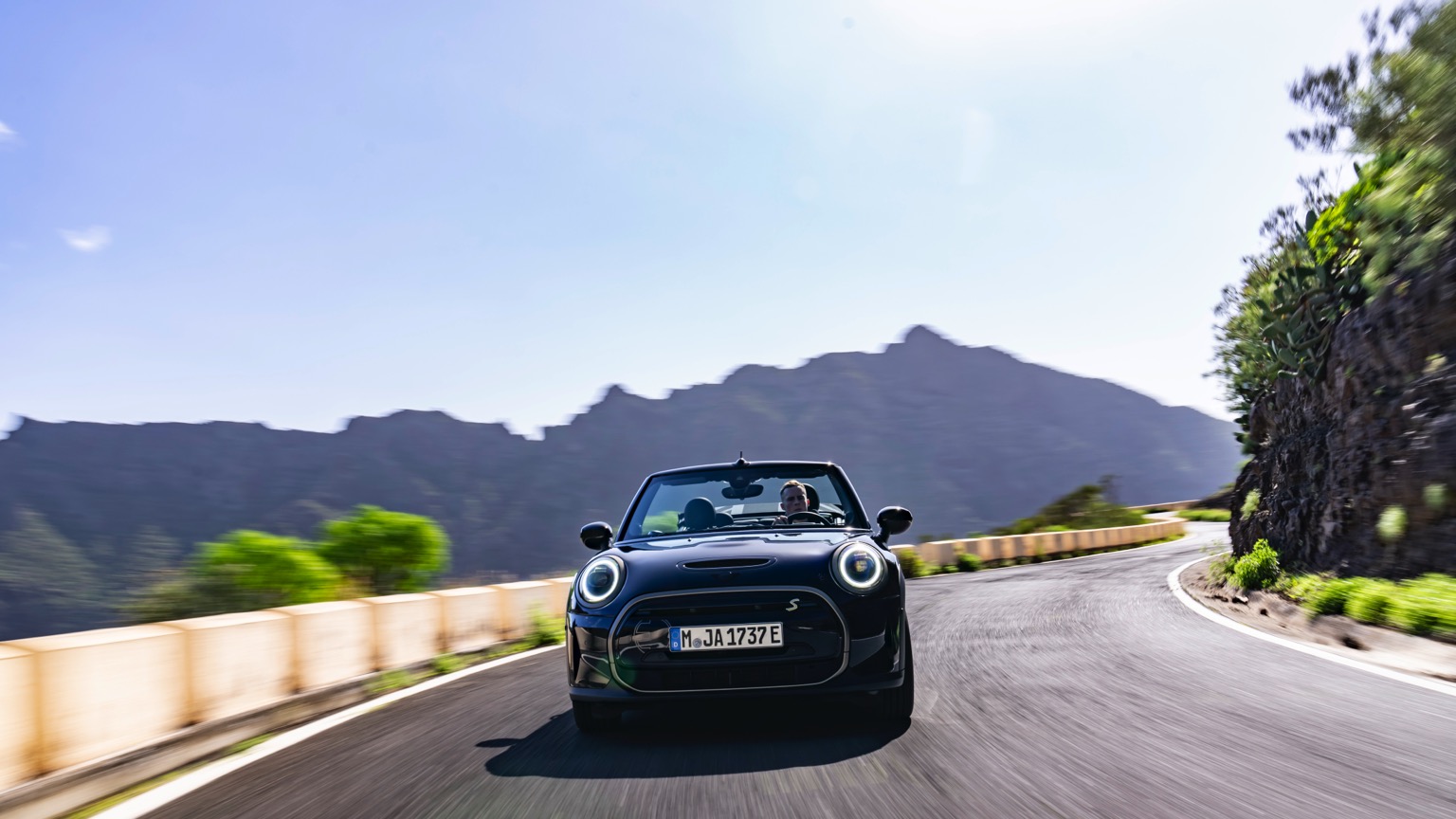 Mini_Electric_Convertible-7