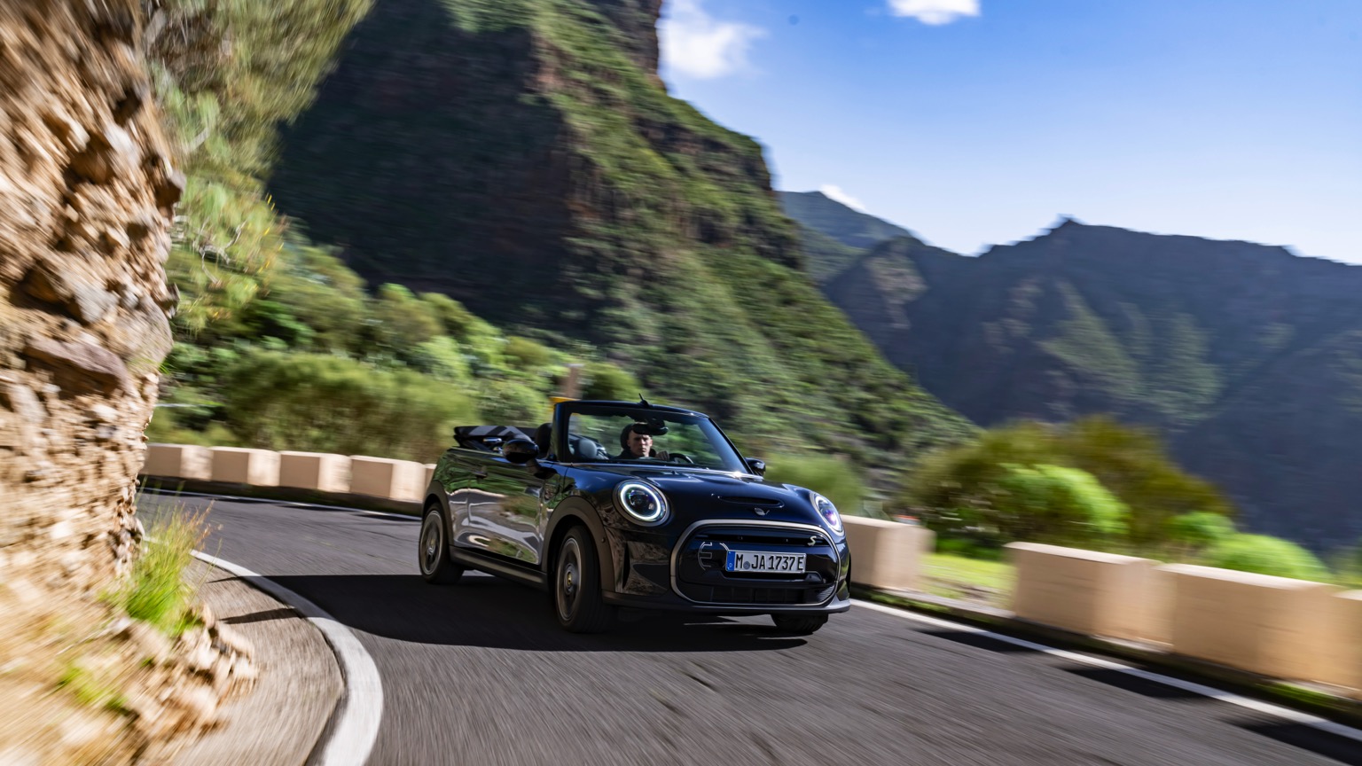 Mini_Electric_Convertible-8
