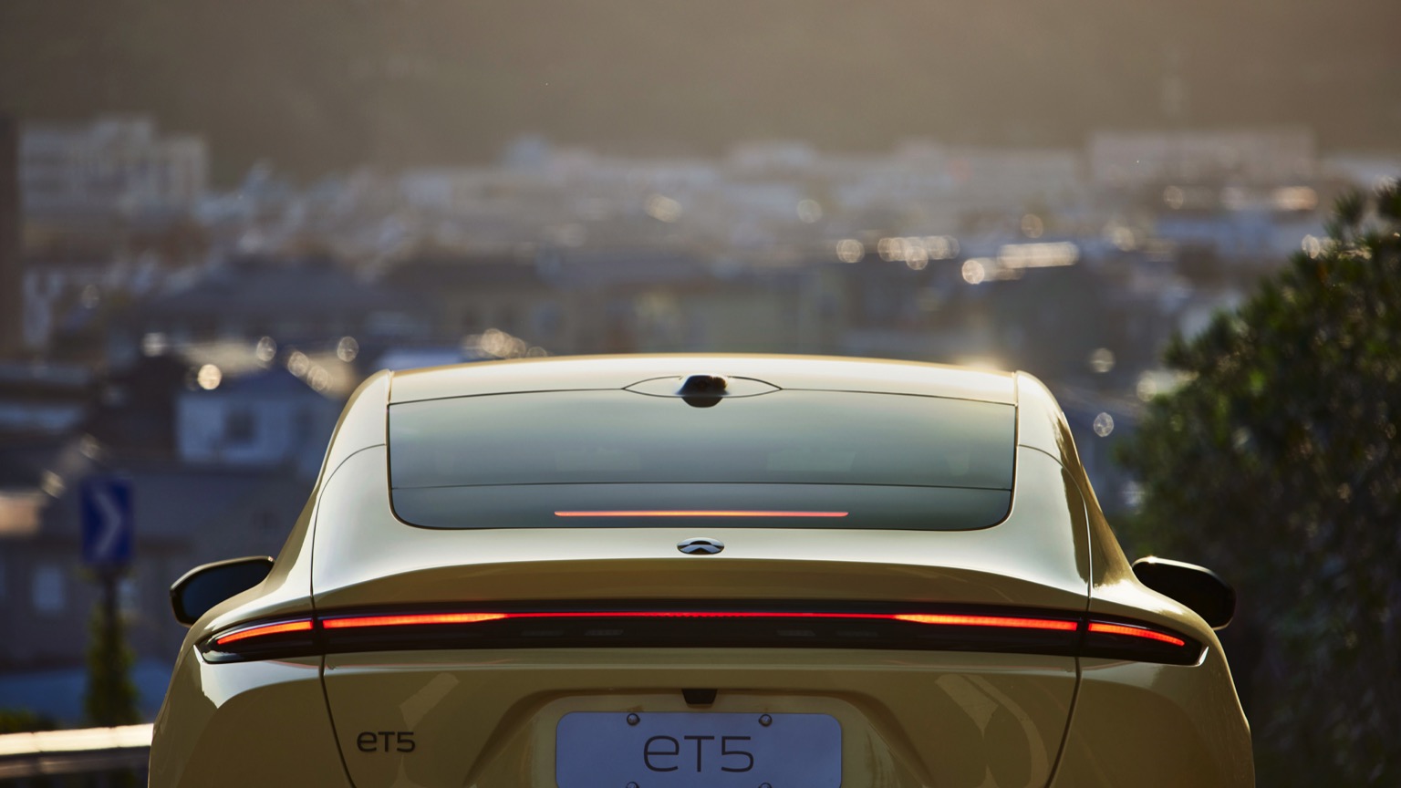 NIO_ET5-7