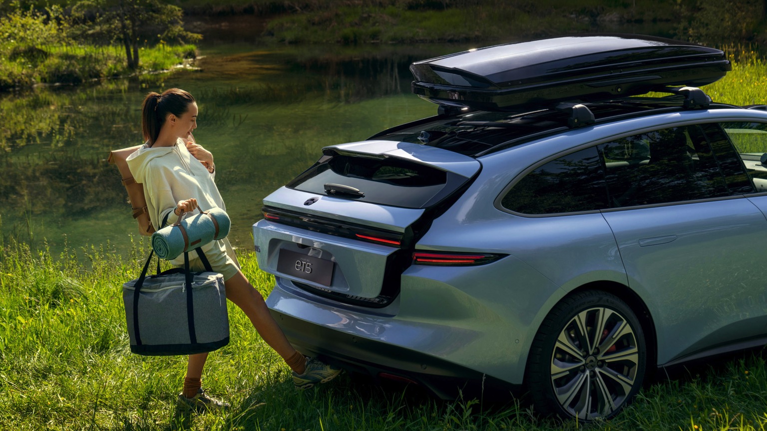 NIO_ET5_Touring-5
