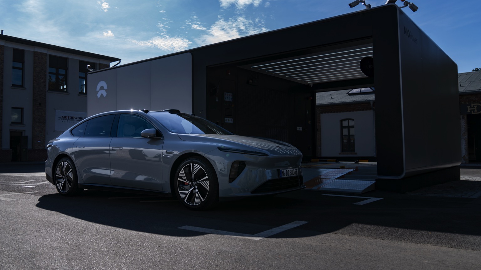 NIO_ET7-7