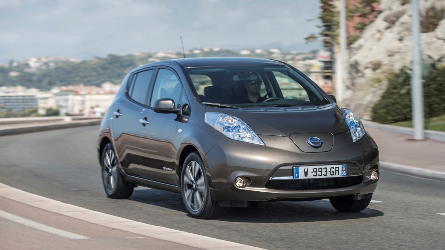 Nissan_Leaf-3