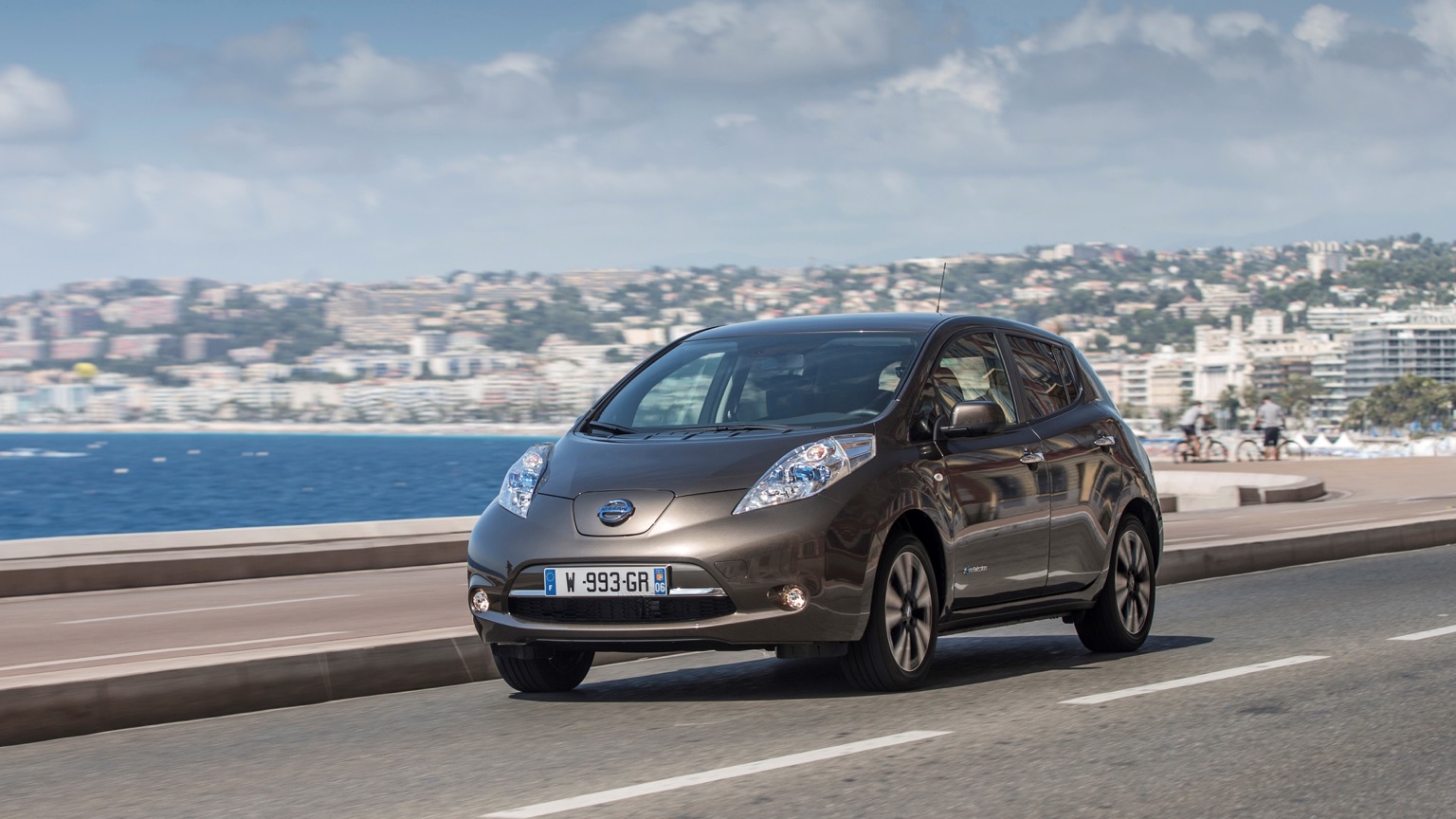Nissan_Leaf-5