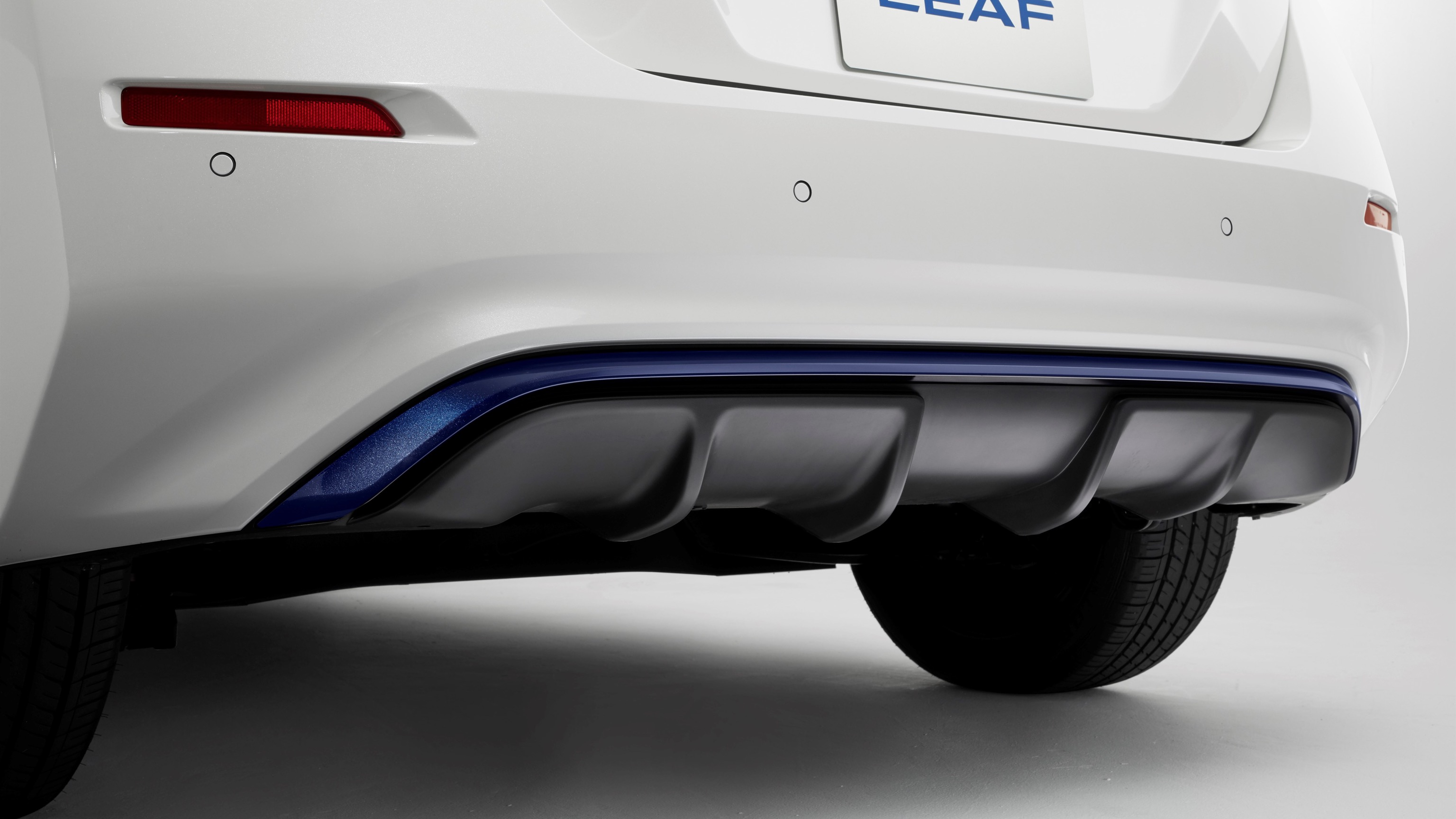 Nissan_Leaf_2018-12