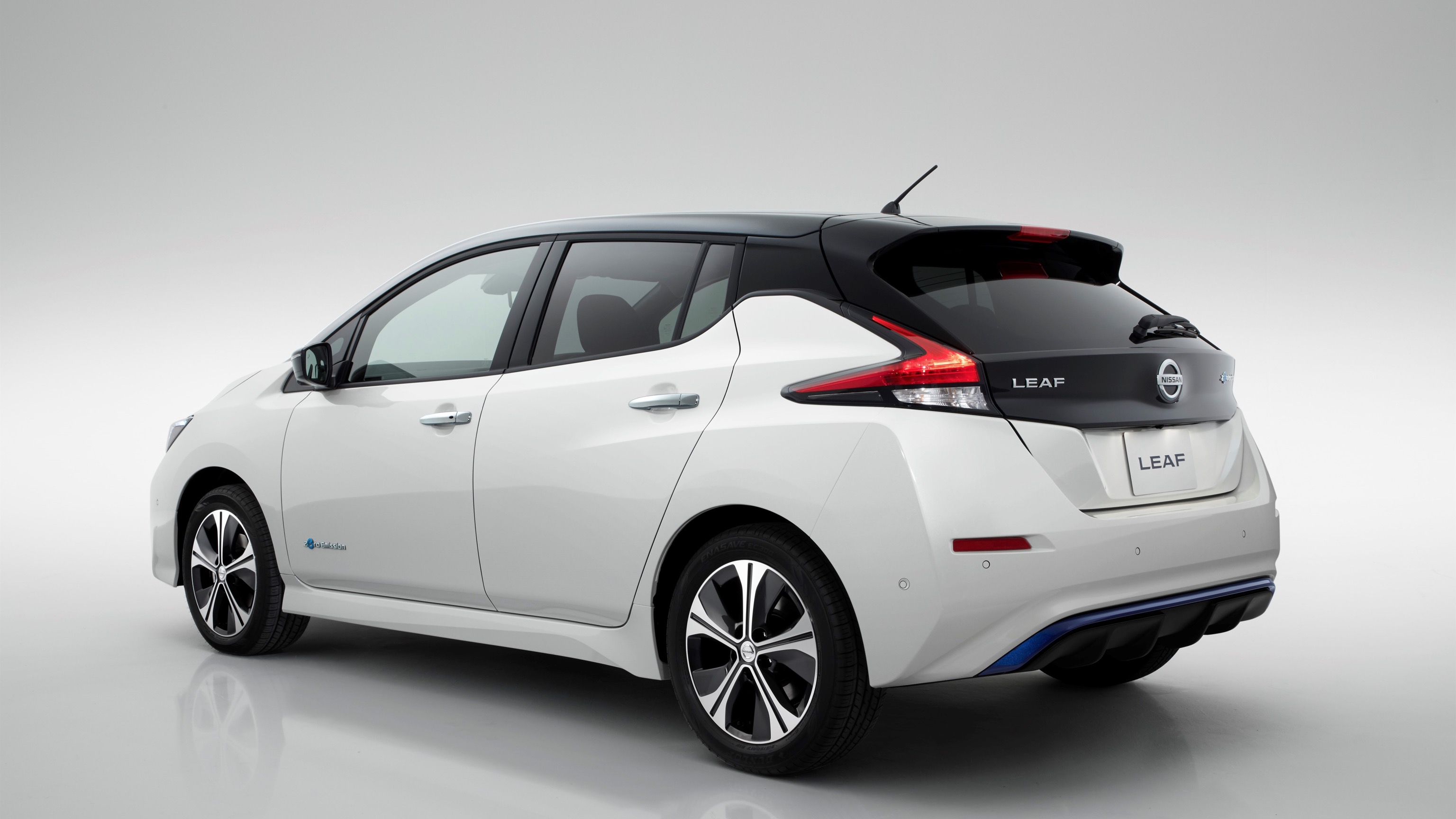 Nissan_Leaf_2018-3