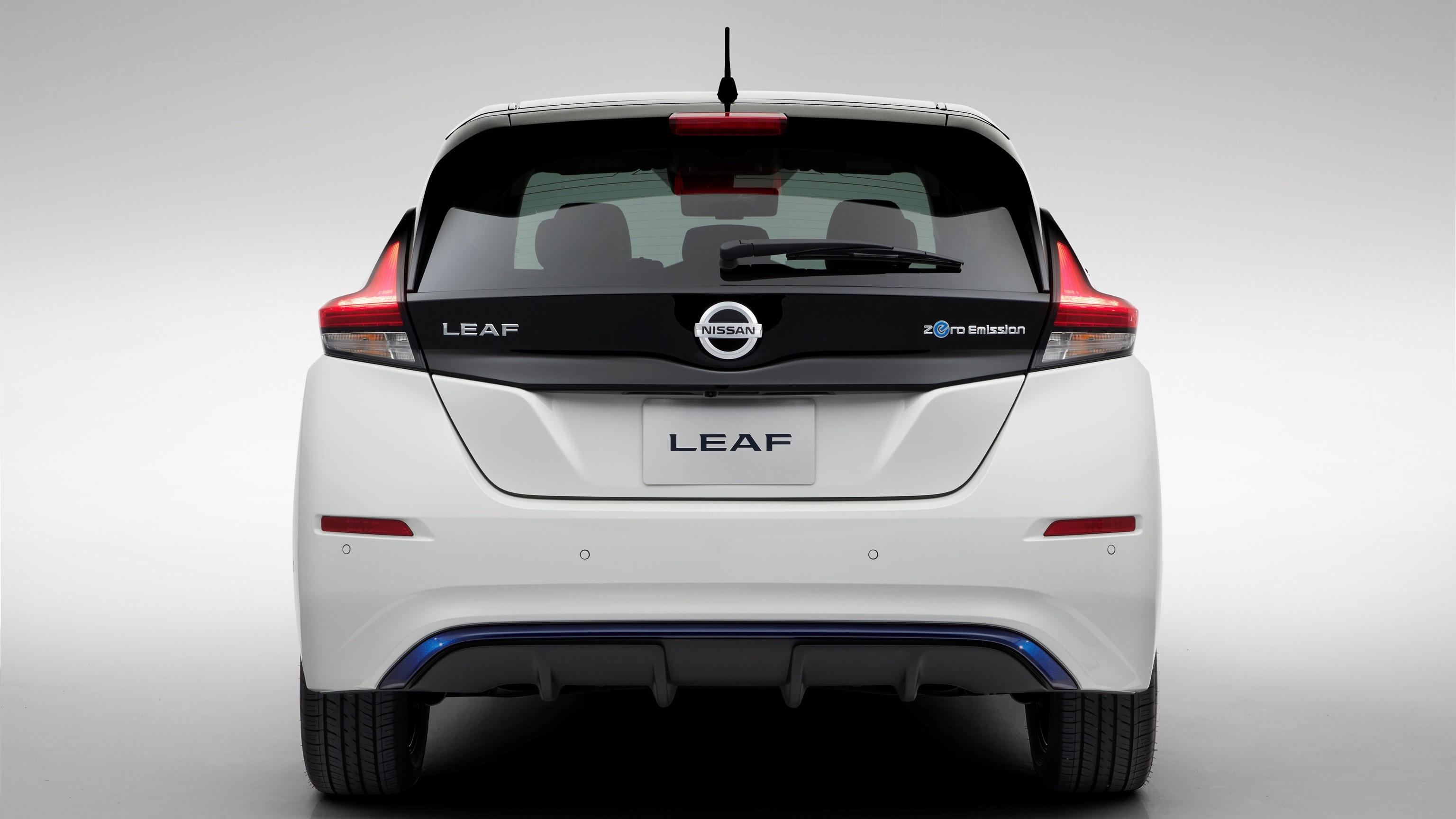 Nissan_Leaf_2018-6