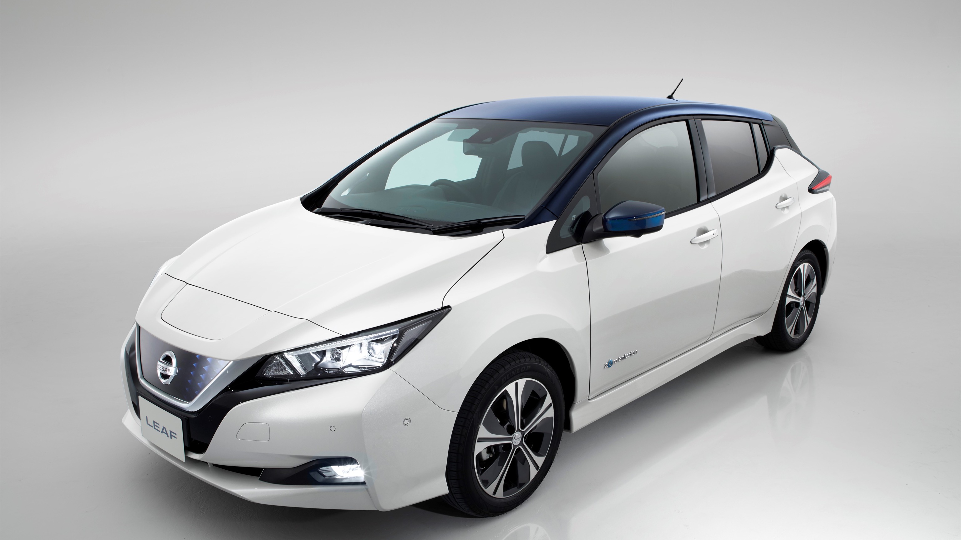 Nissan_Leaf_2018-7