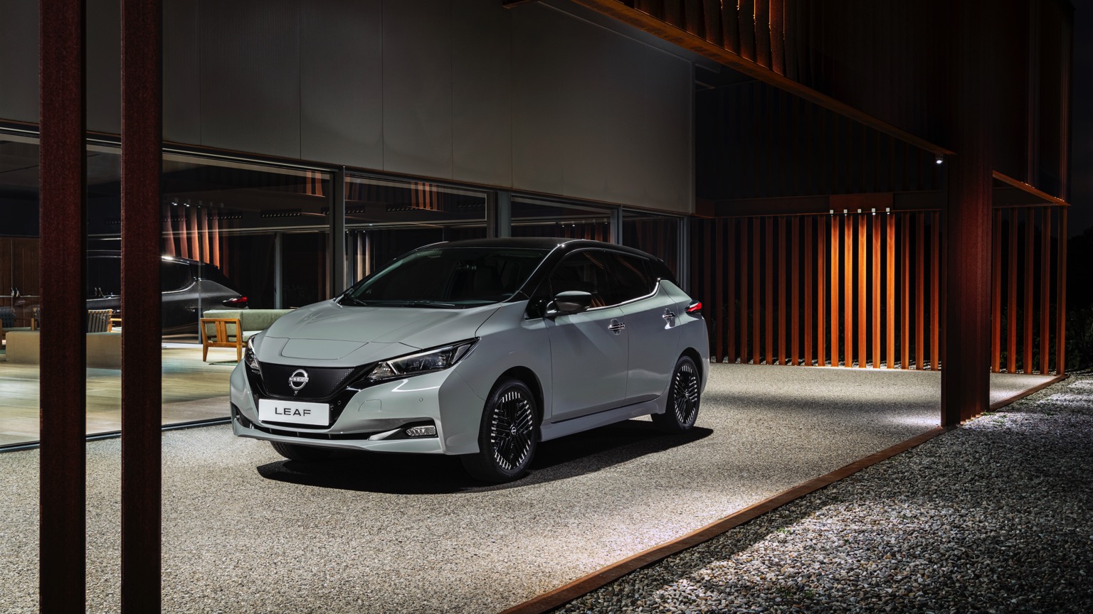 Nissan_Leaf_2022-10