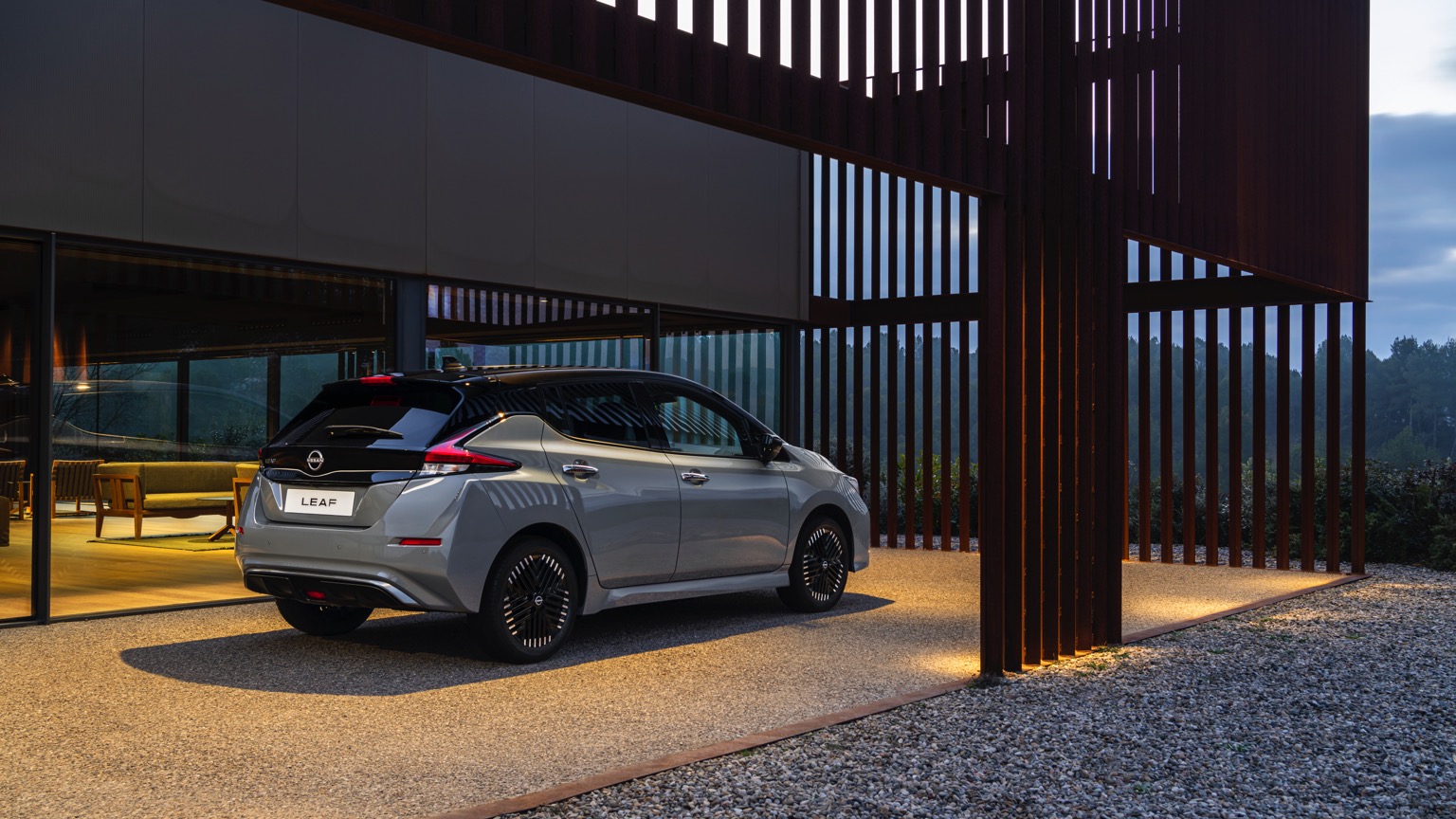 Nissan_Leaf_2022-12