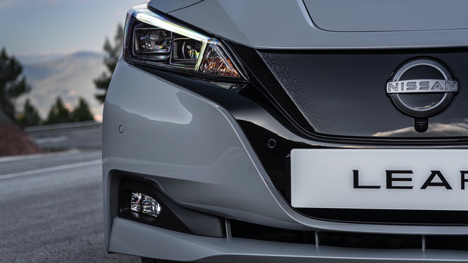 Nissan_Leaf_2022-23