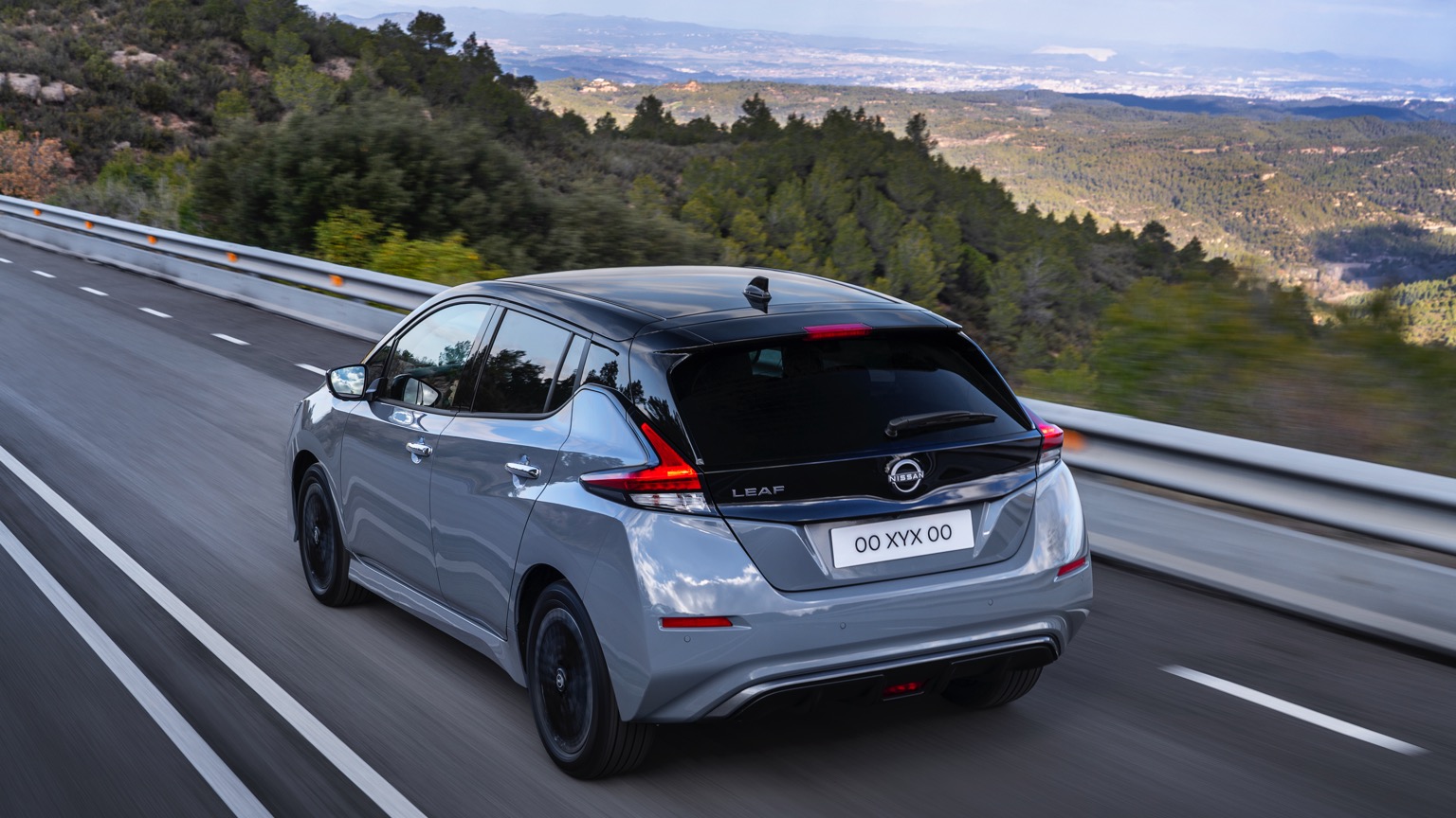 Nissan_Leaf_2022-3