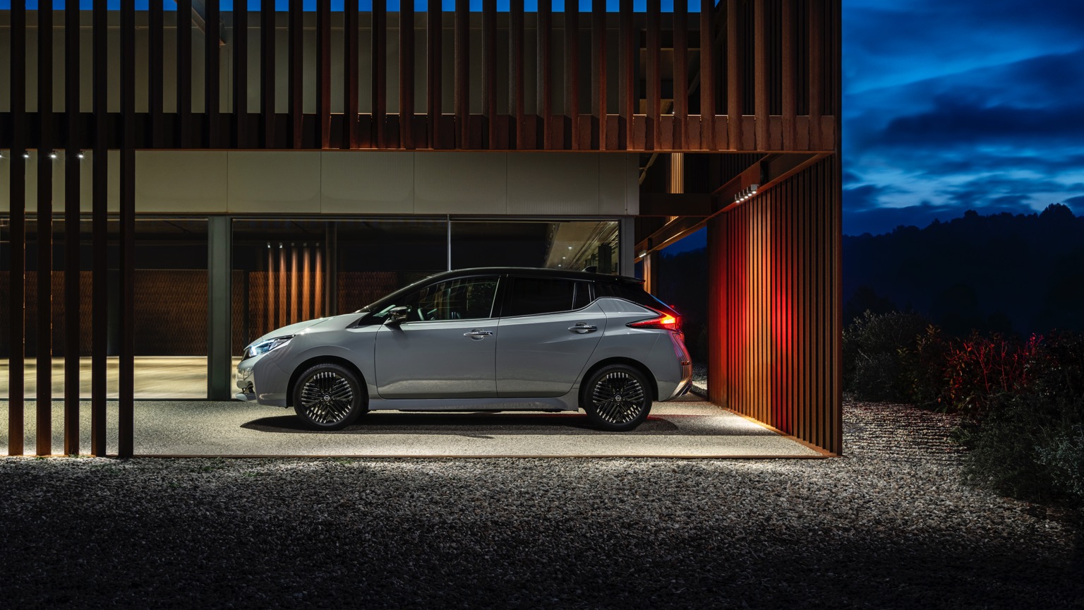 Nissan_Leaf_2022-8