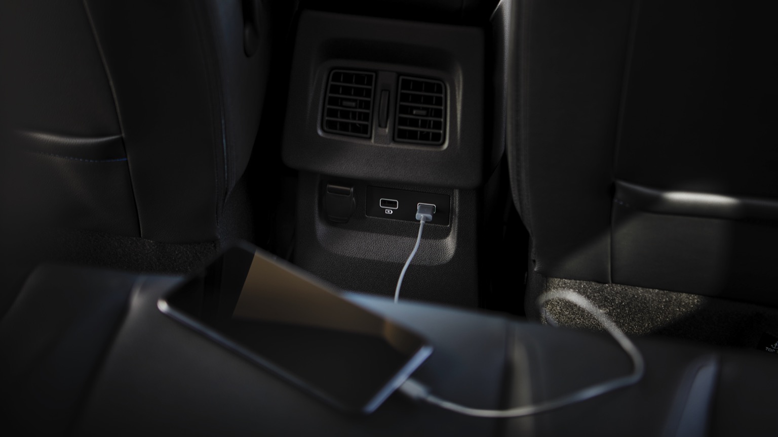 Nissan_Townstar_2023-9