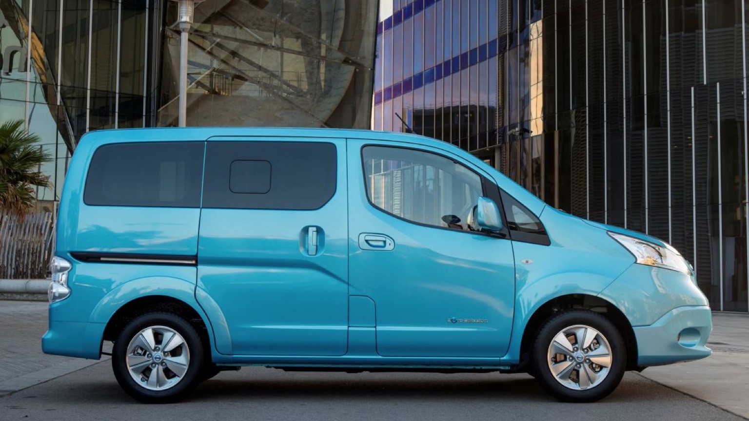 Nissan_e-NV200_Evalia-2