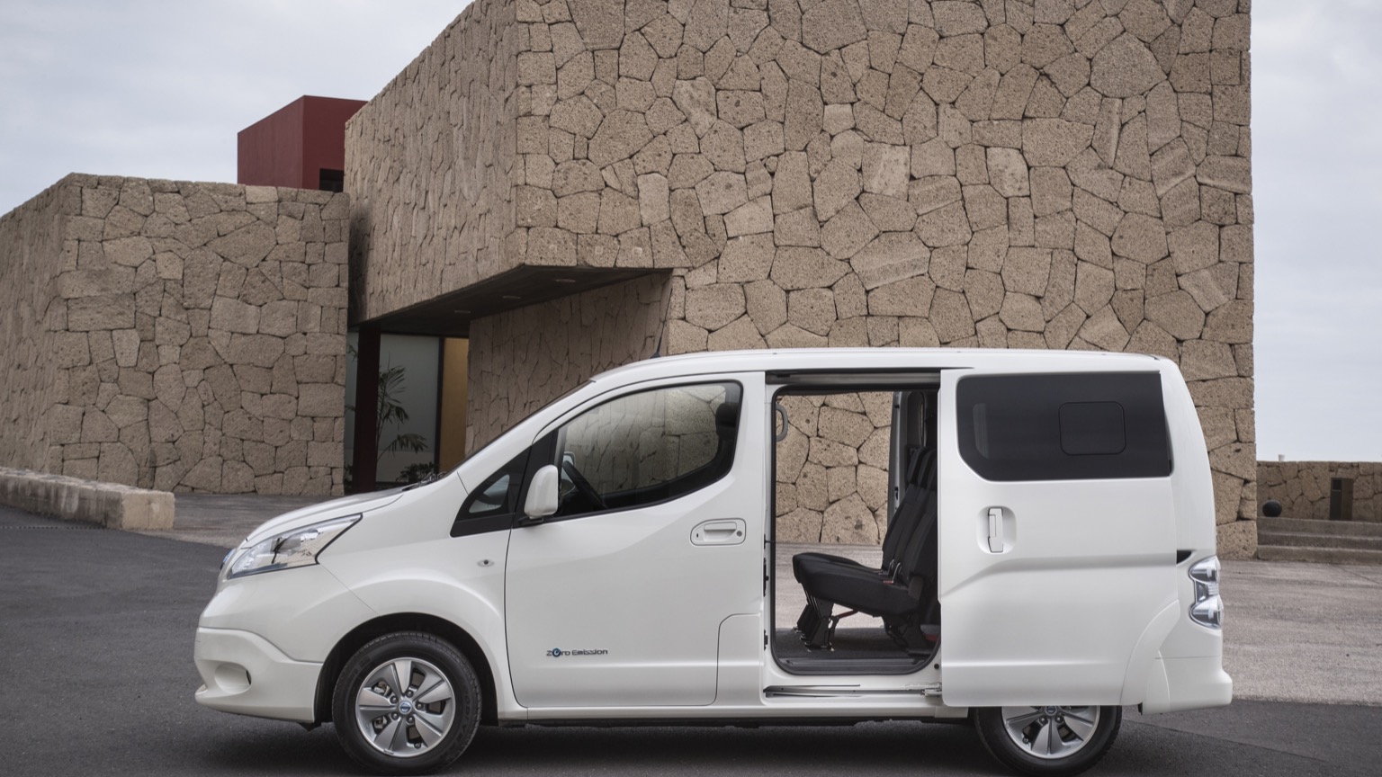Nissan_e-NV200_Evalia_2018-11