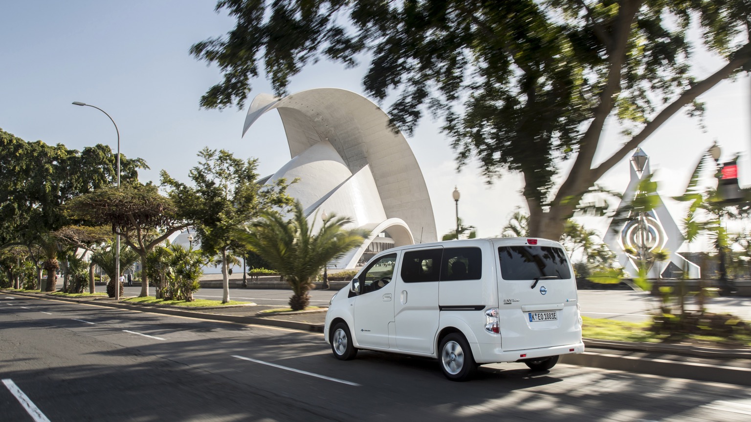 Nissan_e-NV200_Evalia_2018-14