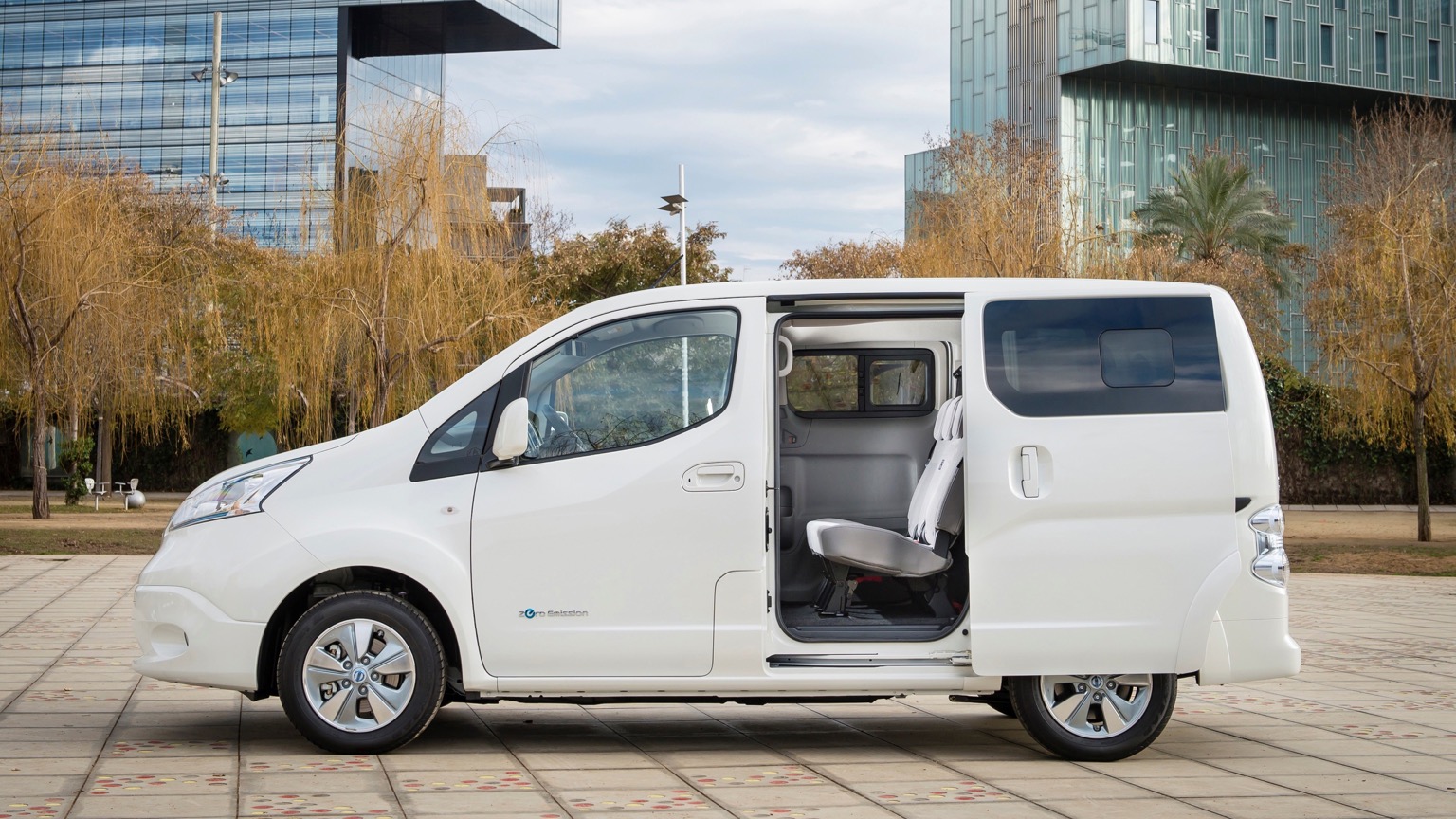 Nissan_e-NV200_Evalia_2018-3